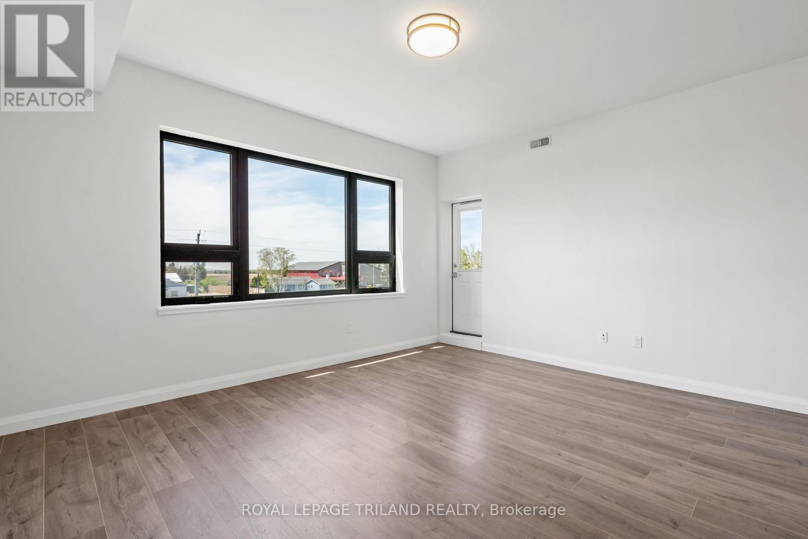 305 - 263 Butler Street, Lucan Biddulph, Ontario  N0M 2J0 - Photo 17 - X12412166