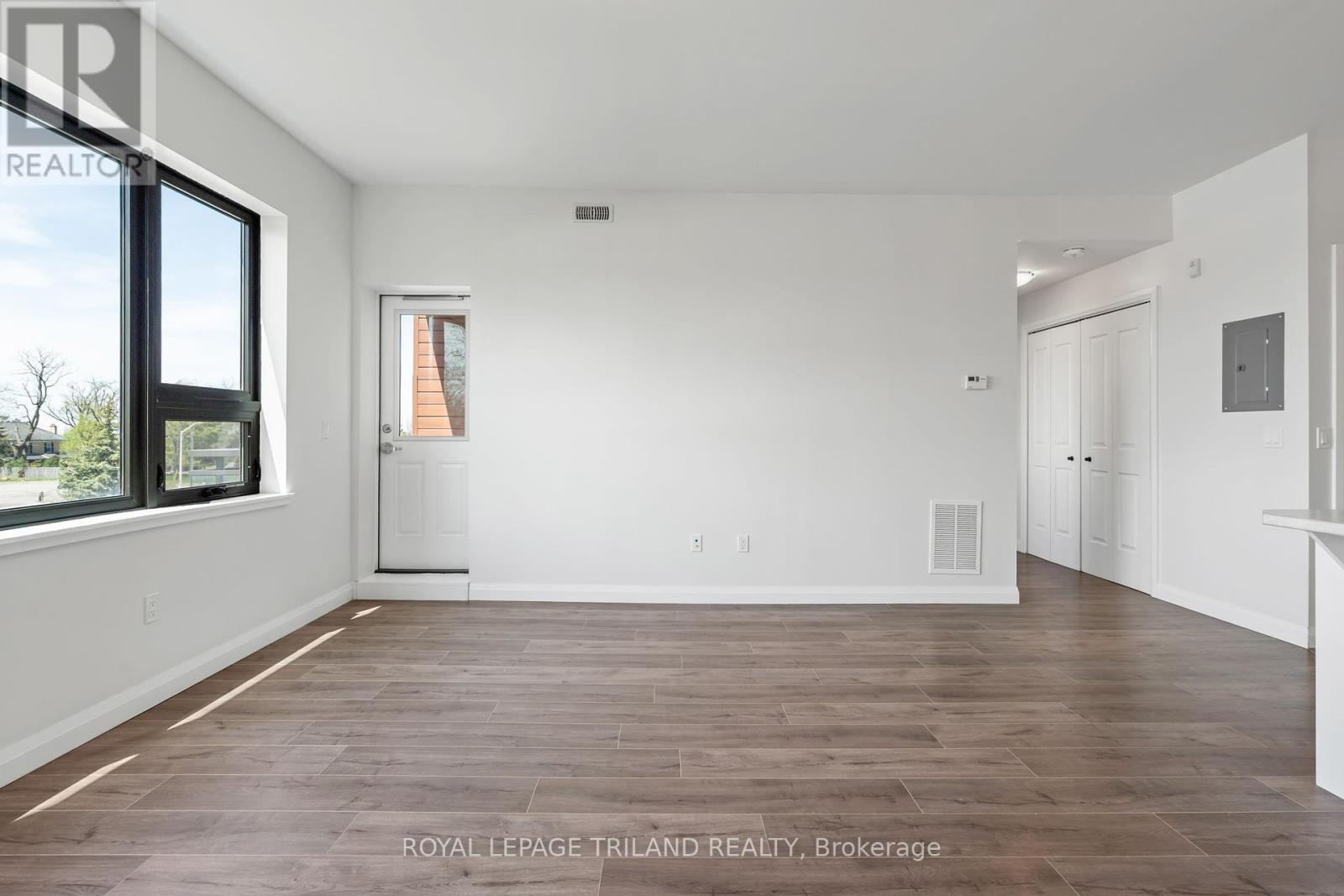 305 - 263 Butler Street, Lucan Biddulph, Ontario  N0M 2J0 - Photo 18 - X12412166