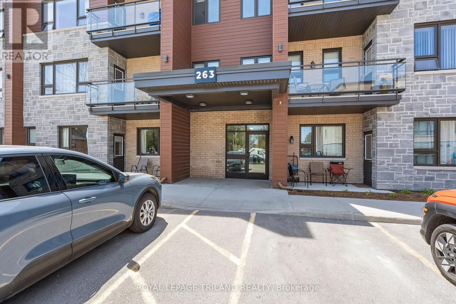 305 - 263 Butler Street, Lucan Biddulph, Ontario  N0M 2J0 - Photo 5 - X12412166