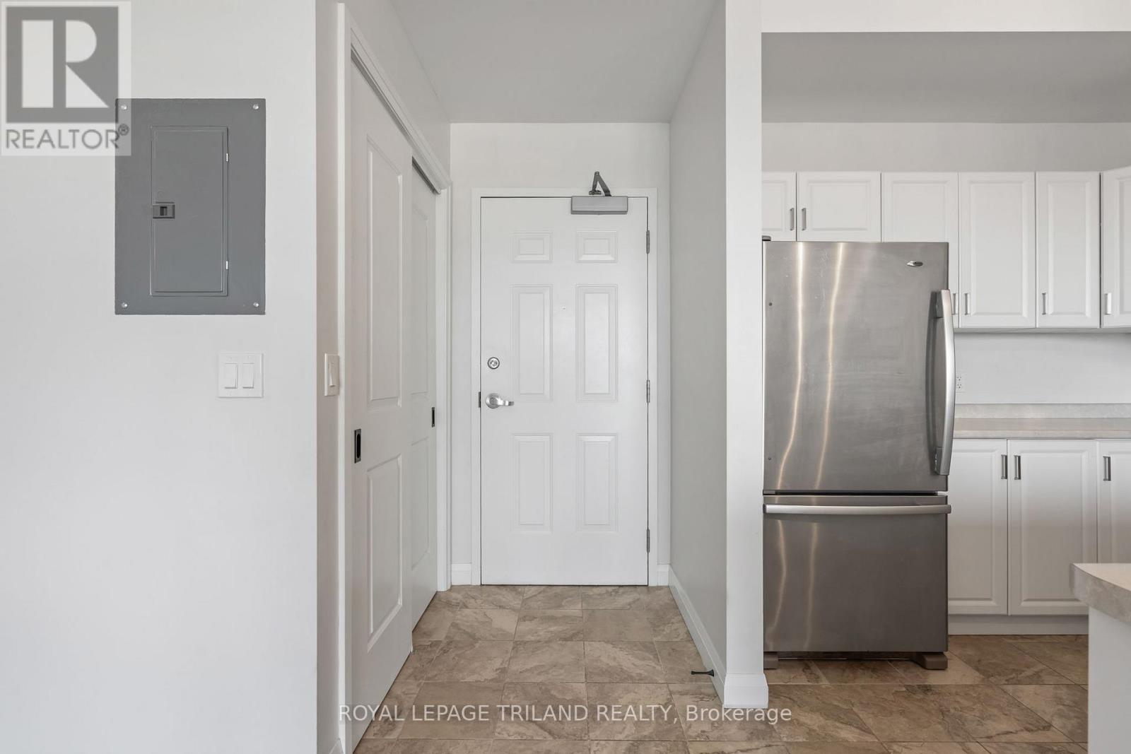 305 - 263 Butler Street, Lucan Biddulph, Ontario  N0M 2J0 - Photo 6 - X12412166