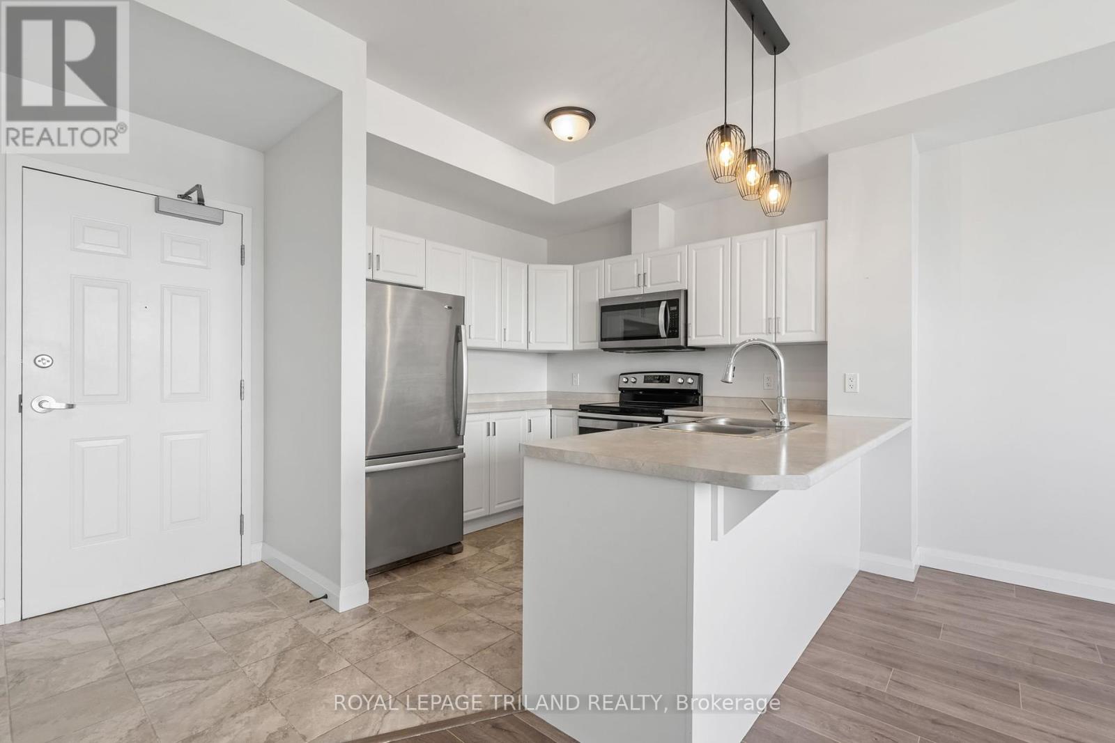 305 - 263 Butler Street, Lucan Biddulph, Ontario  N0M 2J0 - Photo 7 - X12412166
