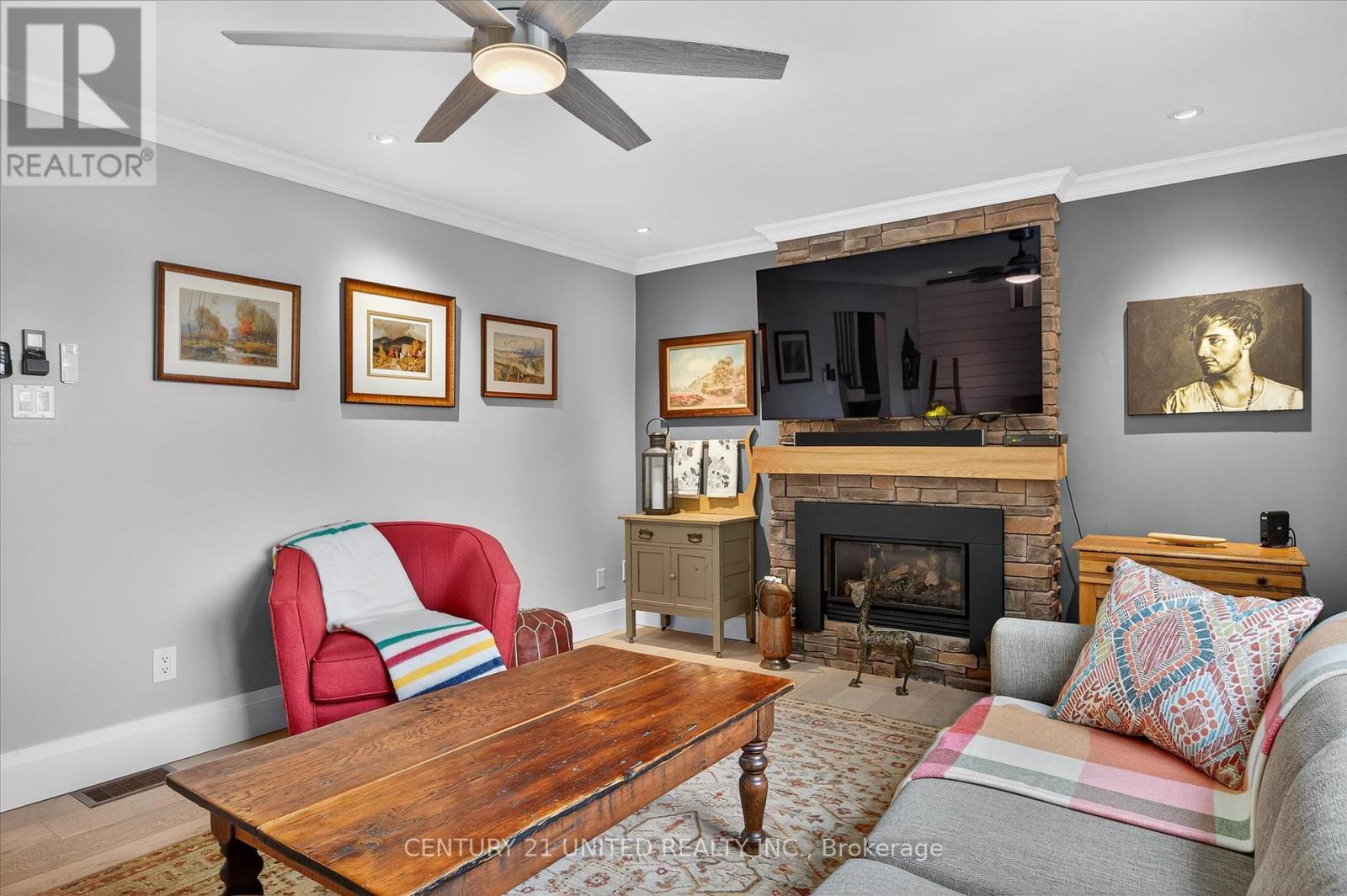 114 Oakwood Crescent, Peterborough, Ontario K9J 1N3 - Photo 13 - X12412142