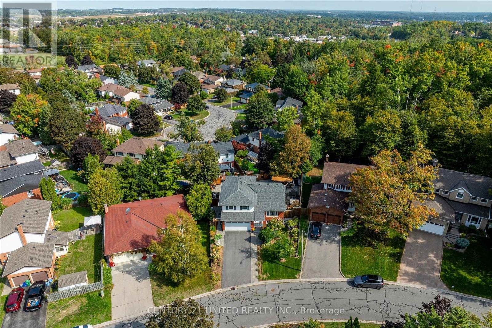 114 Oakwood Crescent, Peterborough, Ontario K9J 1N3 - Photo 39 - X12412142