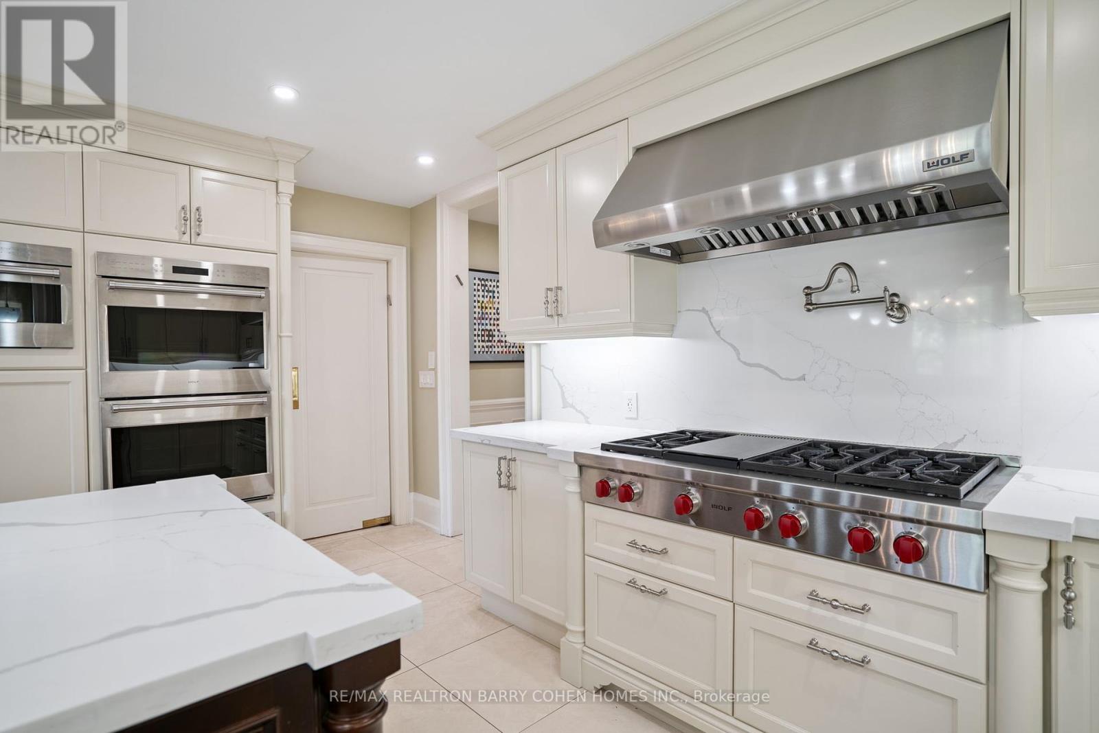 100 Old Forest Hill Road, Toronto, Ontario  M5P 2R5 - Photo 16 - C12411837