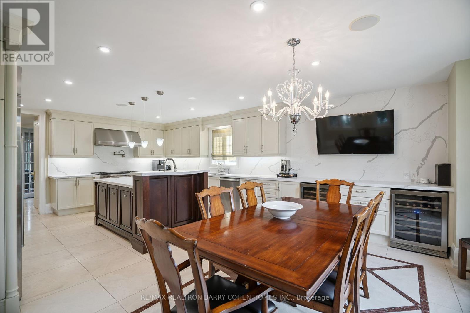 100 Old Forest Hill Road, Toronto, Ontario  M5P 2R5 - Photo 17 - C12411837