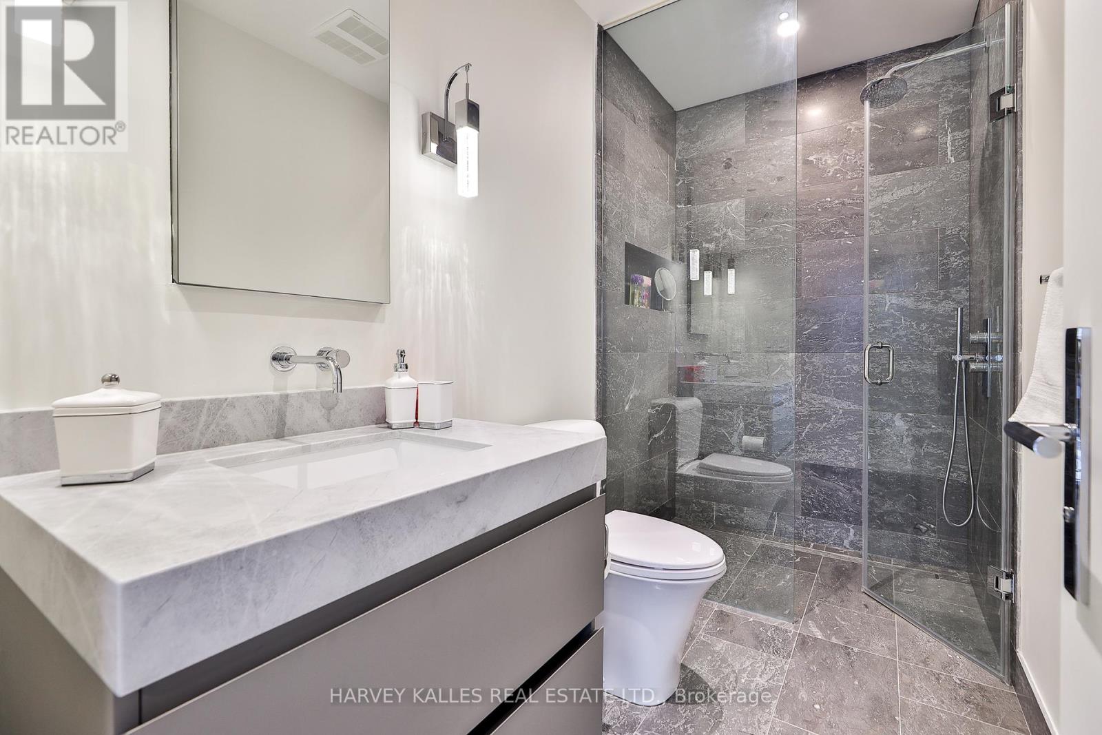 49 Foxbar Road, Toronto, Ontario  M4V 2G5 - Photo 31 - C12411847