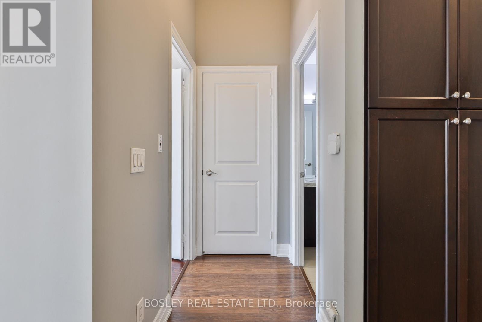 201 - 500 St Clair Avenue W, Toronto, Ontario  M6C 1A8 - Photo 10 - C12411868
