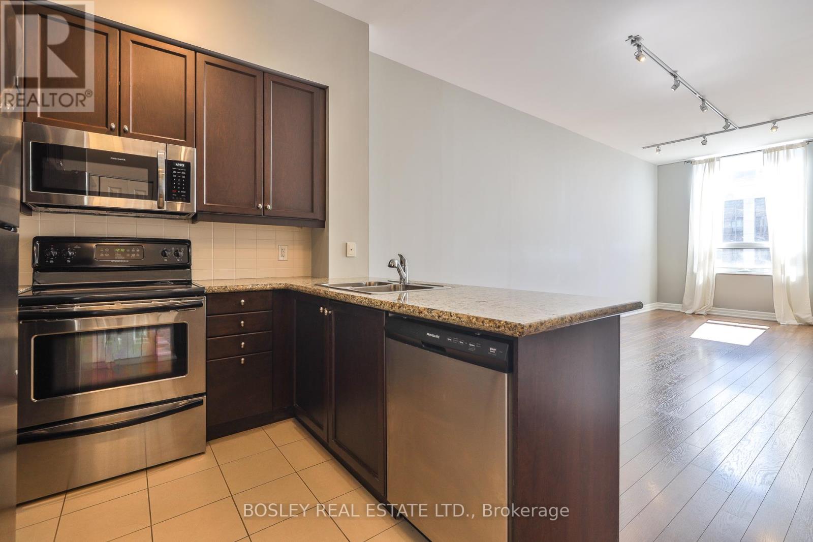 201 - 500 St Clair Avenue W, Toronto, Ontario  M6C 1A8 - Photo 2 - C12411868