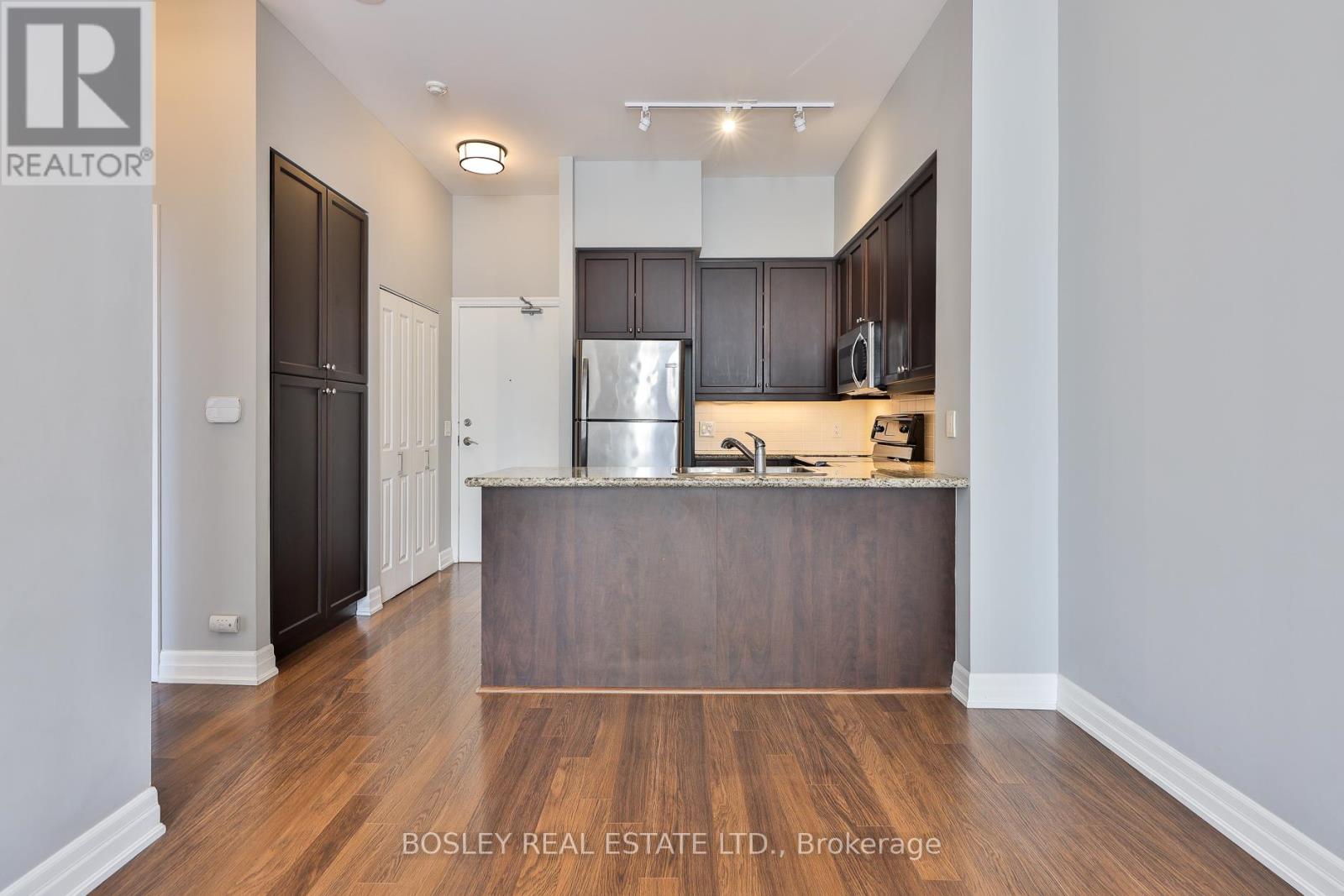 201 - 500 St Clair Avenue W, Toronto, Ontario  M6C 1A8 - Photo 5 - C12411868