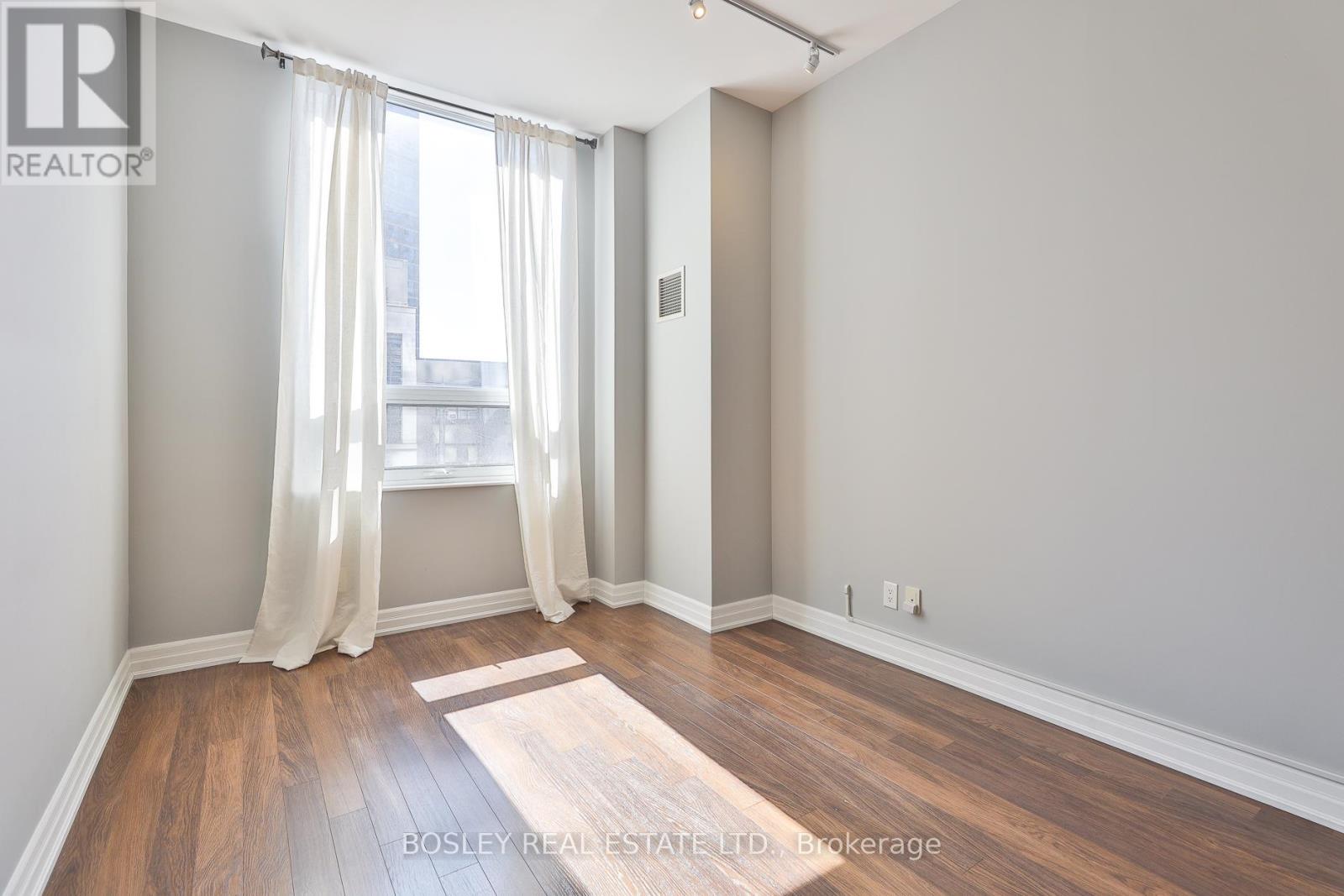 201 - 500 St Clair Avenue W, Toronto, Ontario  M6C 1A8 - Photo 7 - C12411868