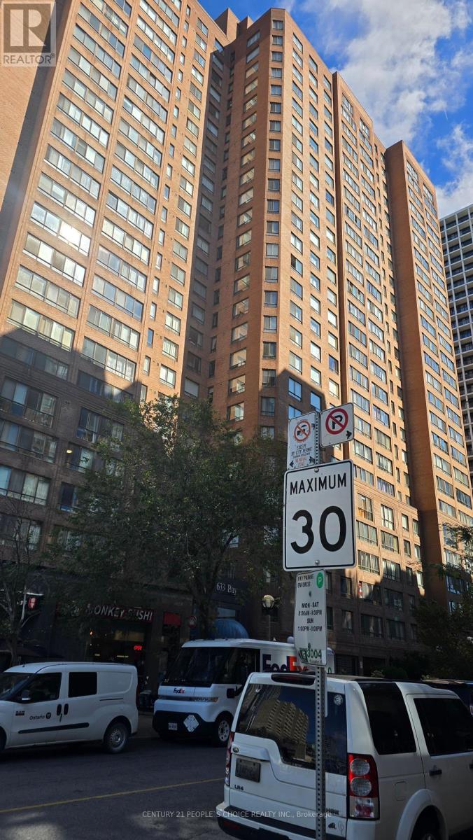 2604 - 633 Bay Street, Toronto (Bay Street Corridor), Ontario  M5G 2G4 - Photo 2 - C12411881