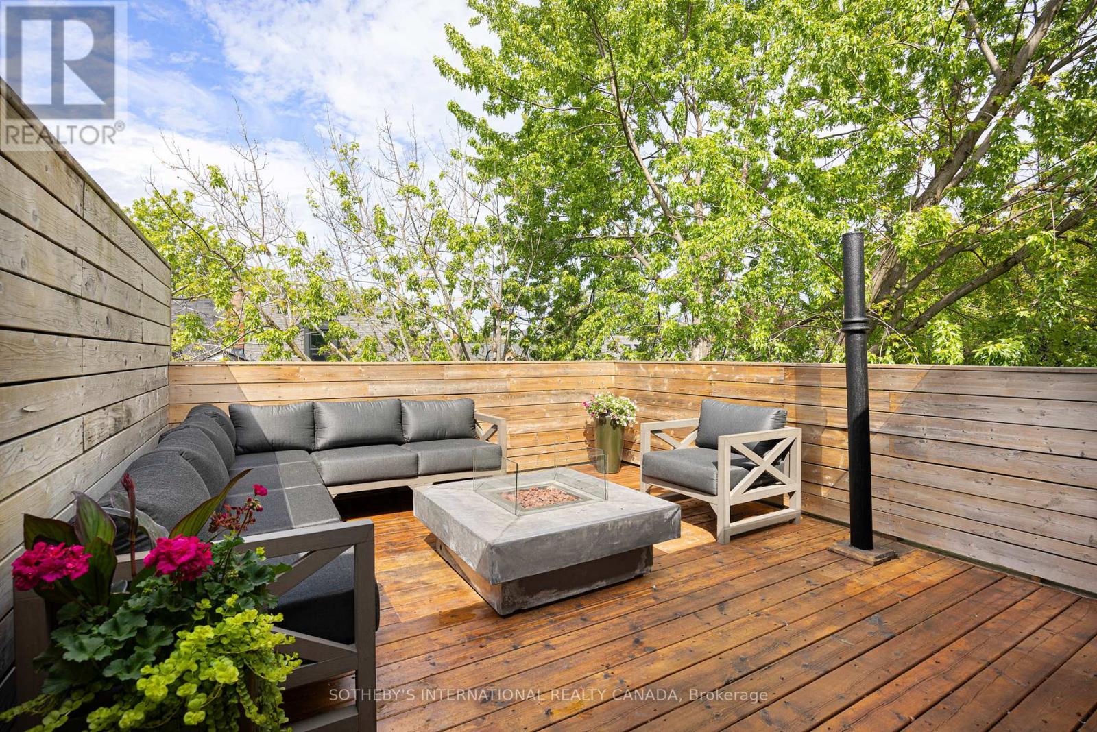 54 Stanley Terrace Avenue, Toronto, Ontario  M6J 2R4 - Photo 27 - C12411924