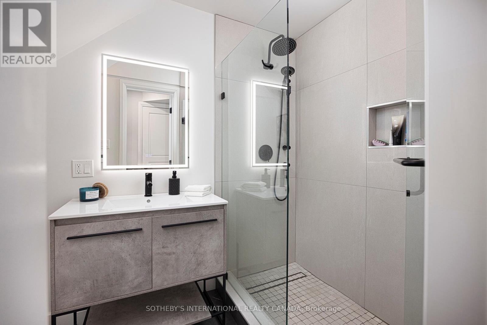 54 Stanley Terrace Avenue, Toronto, Ontario  M6J 2R4 - Photo 33 - C12411924