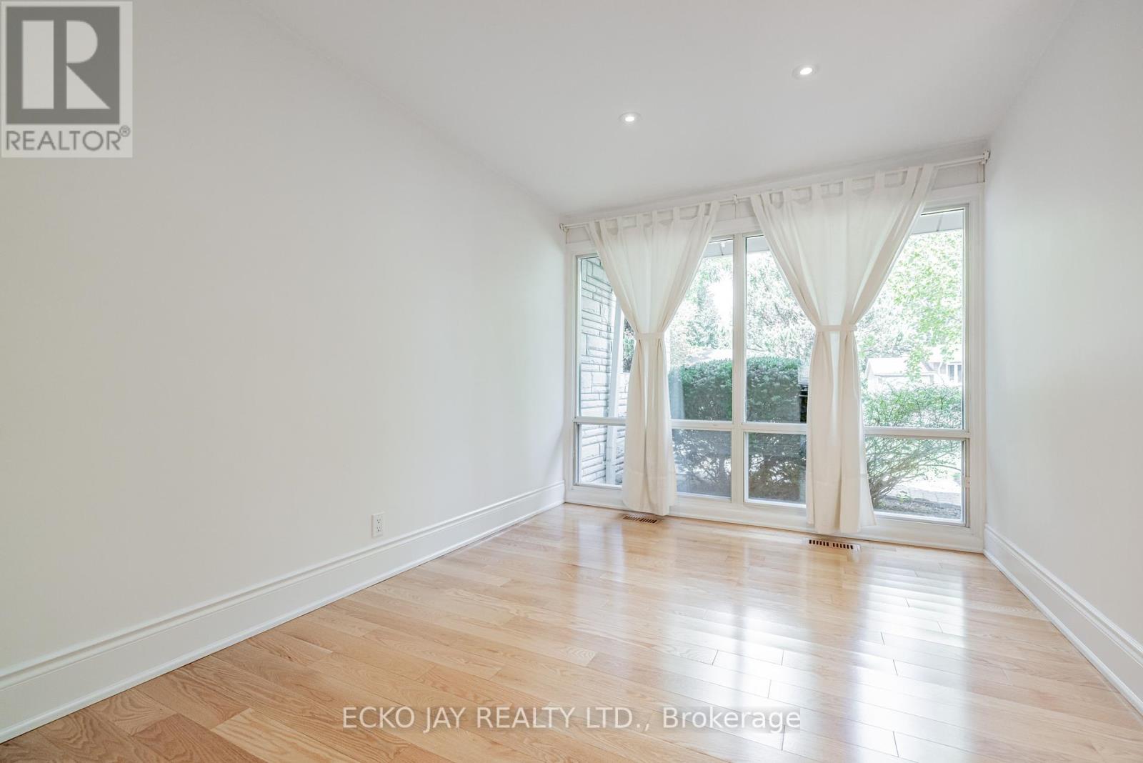 46 Wallingford Road, Toronto, Ontario  M3A 2T9 - Photo 5 - C12412026