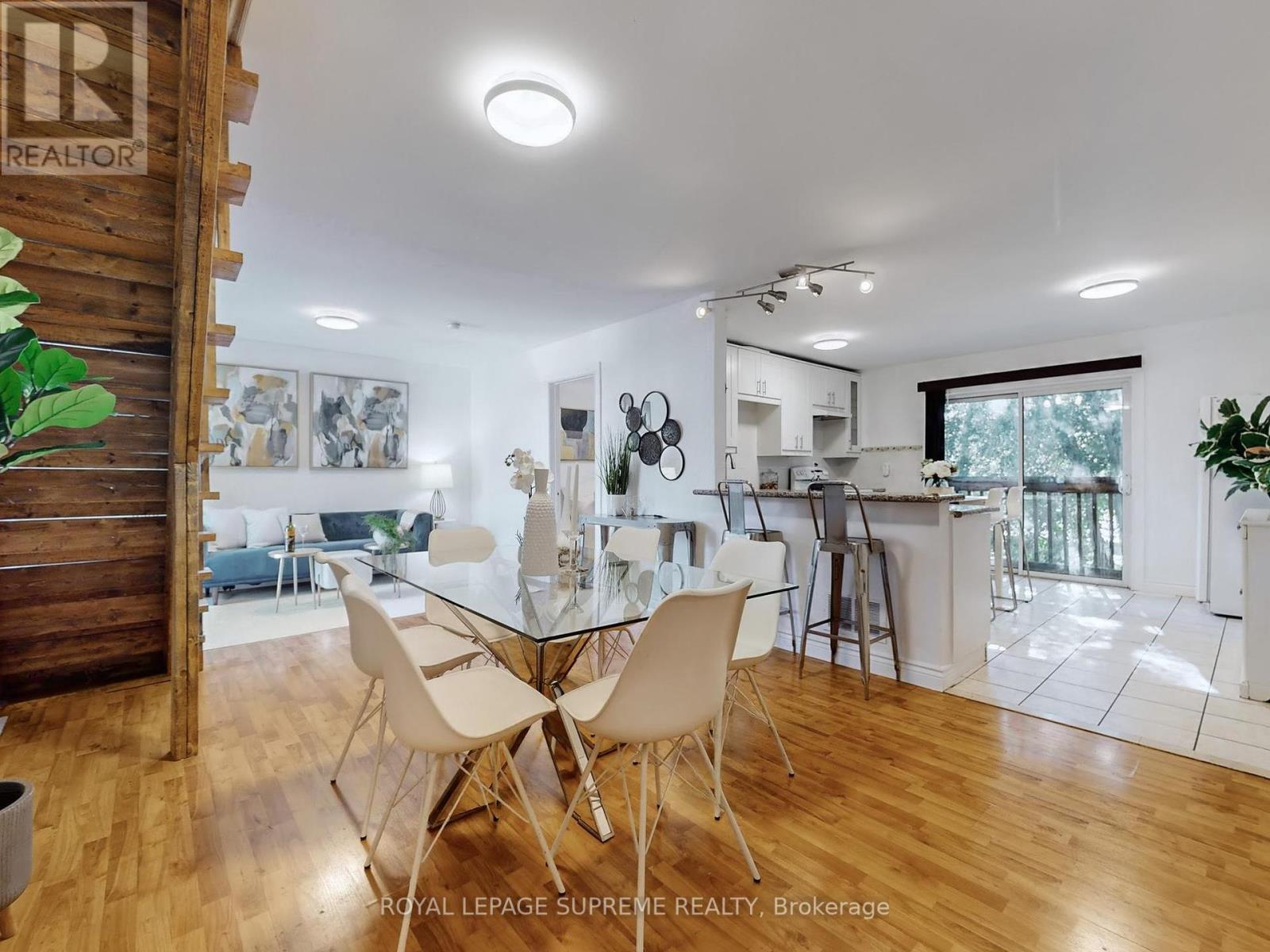 370 Jones Avenue, Toronto (Blake-Jones), Ontario  M4J 3G3 - Photo 5 - E12411899
