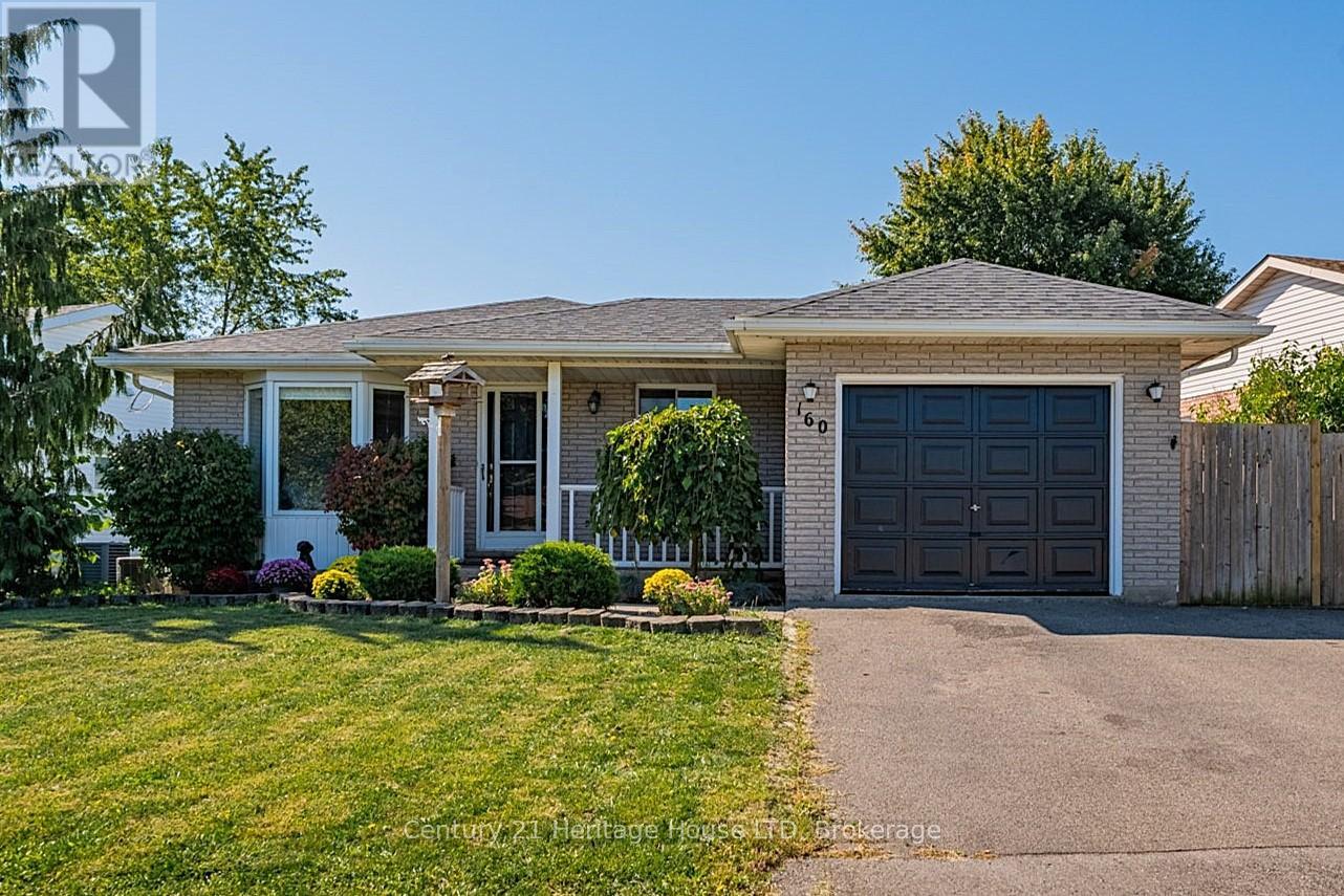 160 Northwood Drive, Welland, Ontario  L3C 6V9 - Photo 1 - X12412113
