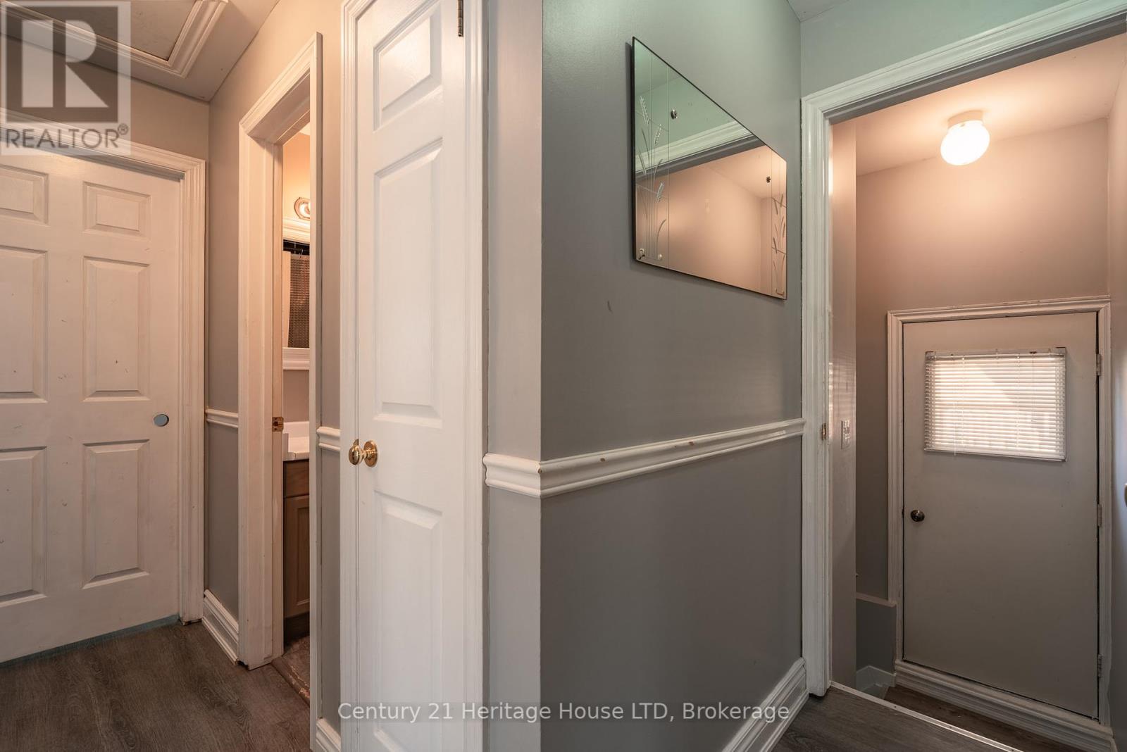 160 Northwood Drive, Welland, Ontario  L3C 6V9 - Photo 19 - X12412113