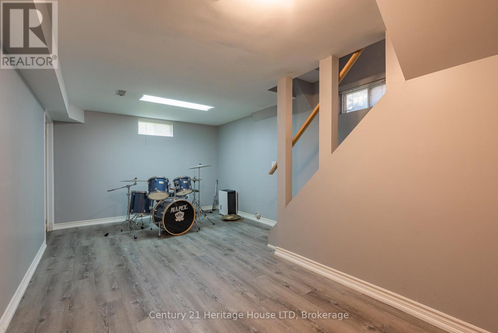160 Northwood Drive, Welland, Ontario  L3C 6V9 - Photo 20 - X12412113
