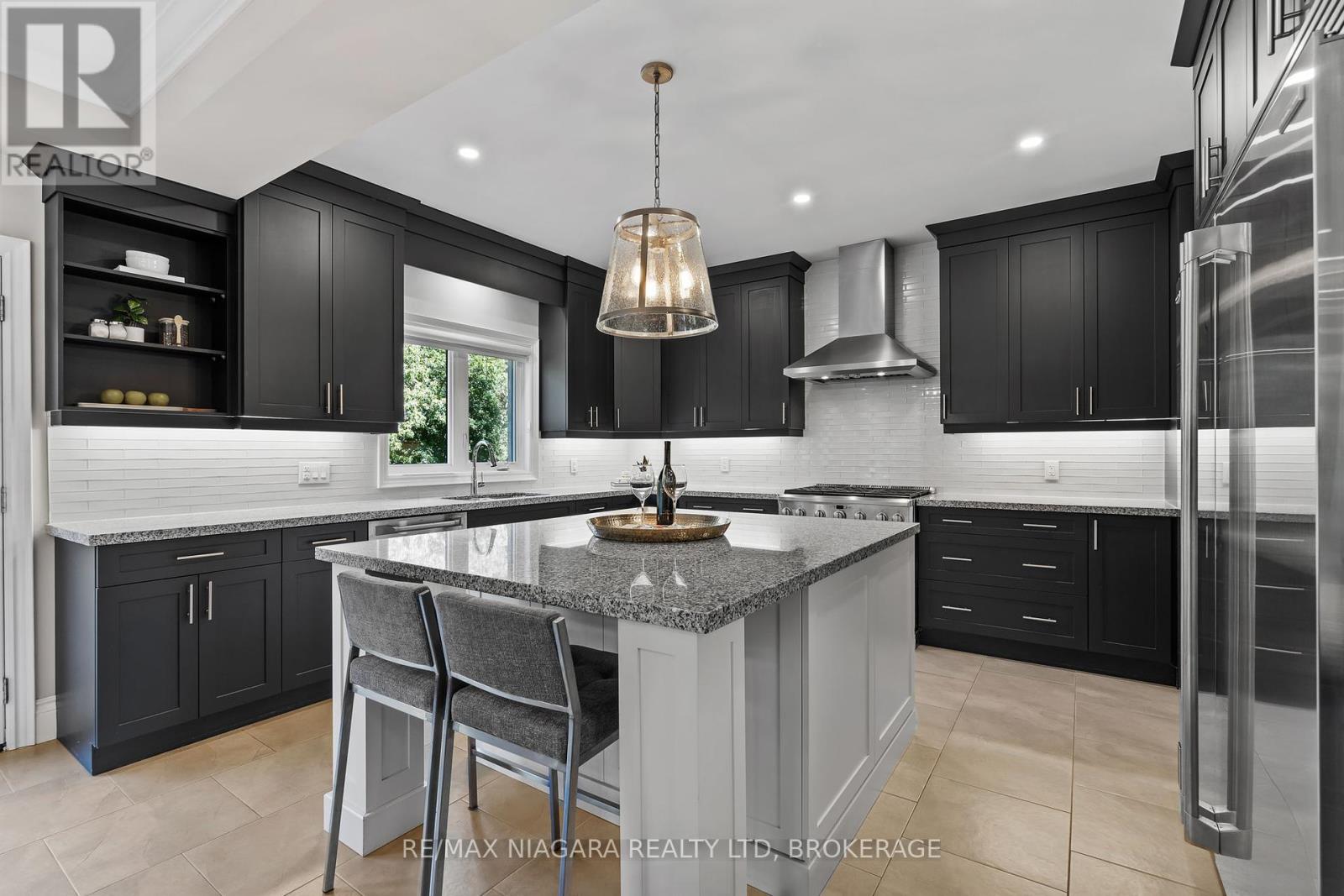 54 Philmori Boulevard, Pelham, Ontario  L0S 1E5 - Photo 9 - X12412168