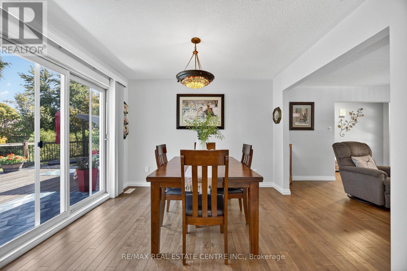 3047 Sandy Cove Drive, Innisfil, Ontario  L9S 2K1 - Photo 10 - N12411835