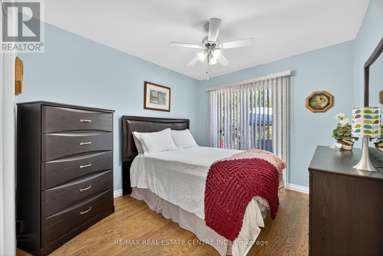 3047 Sandy Cove Drive, Innisfil, Ontario  L9S 2K1 - Photo 17 - N12411835