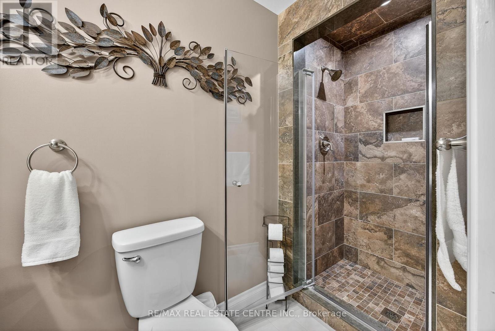 3047 Sandy Cove Drive, Innisfil, Ontario  L9S 2K1 - Photo 29 - N12411835