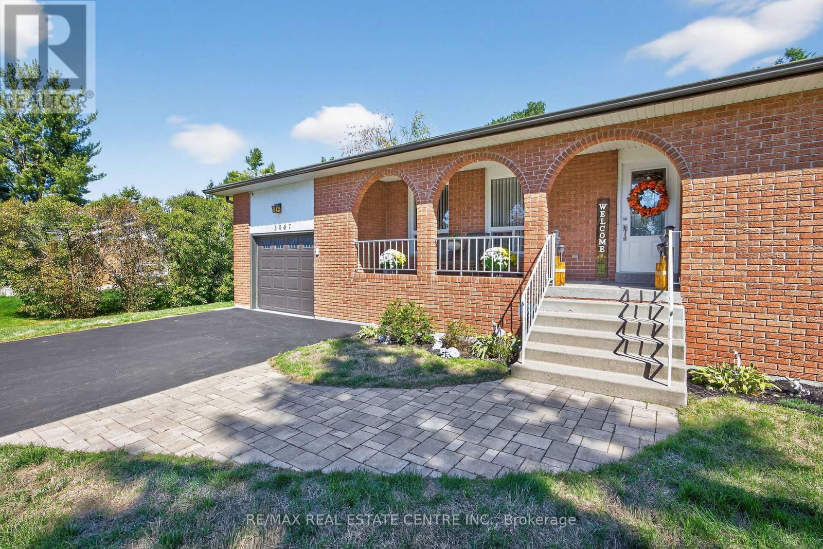3047 Sandy Cove Drive, Innisfil, Ontario  L9S 2K1 - Photo 3 - N12411835