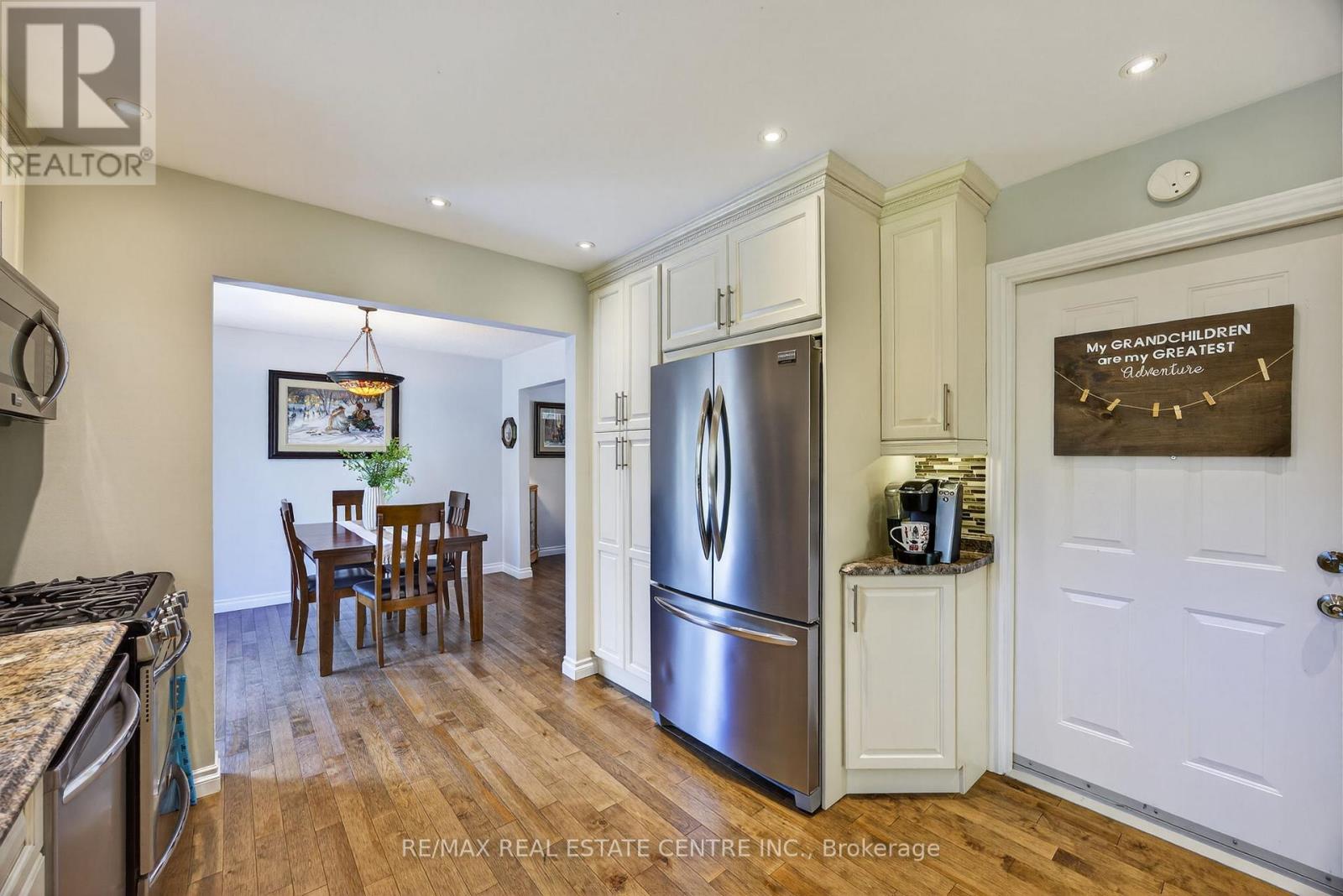 3047 Sandy Cove Drive, Innisfil, Ontario  L9S 2K1 - Photo 9 - N12411835