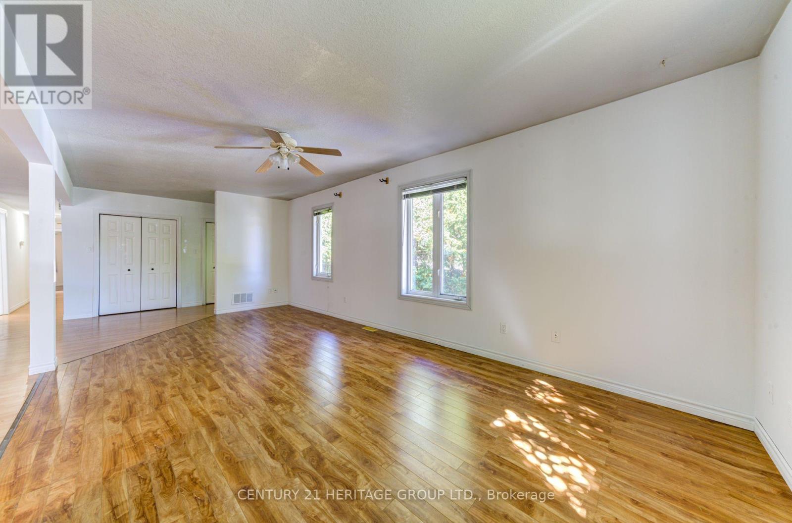 42 Shamrock Crescent, Essa, Ontario  L0M 1B1 - Photo 17 - N12411867