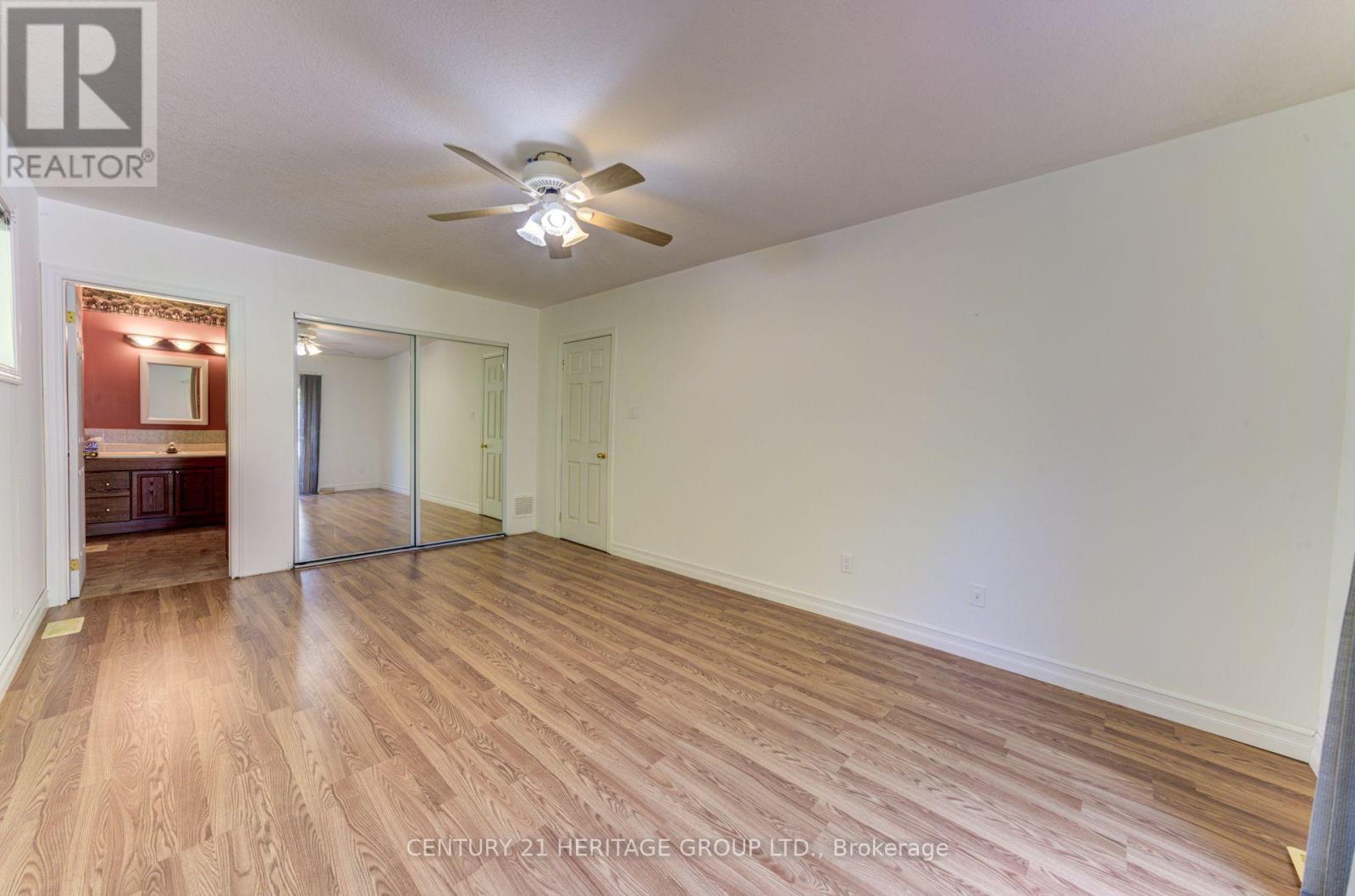 42 Shamrock Crescent, Essa, Ontario  L0M 1B1 - Photo 22 - N12411867