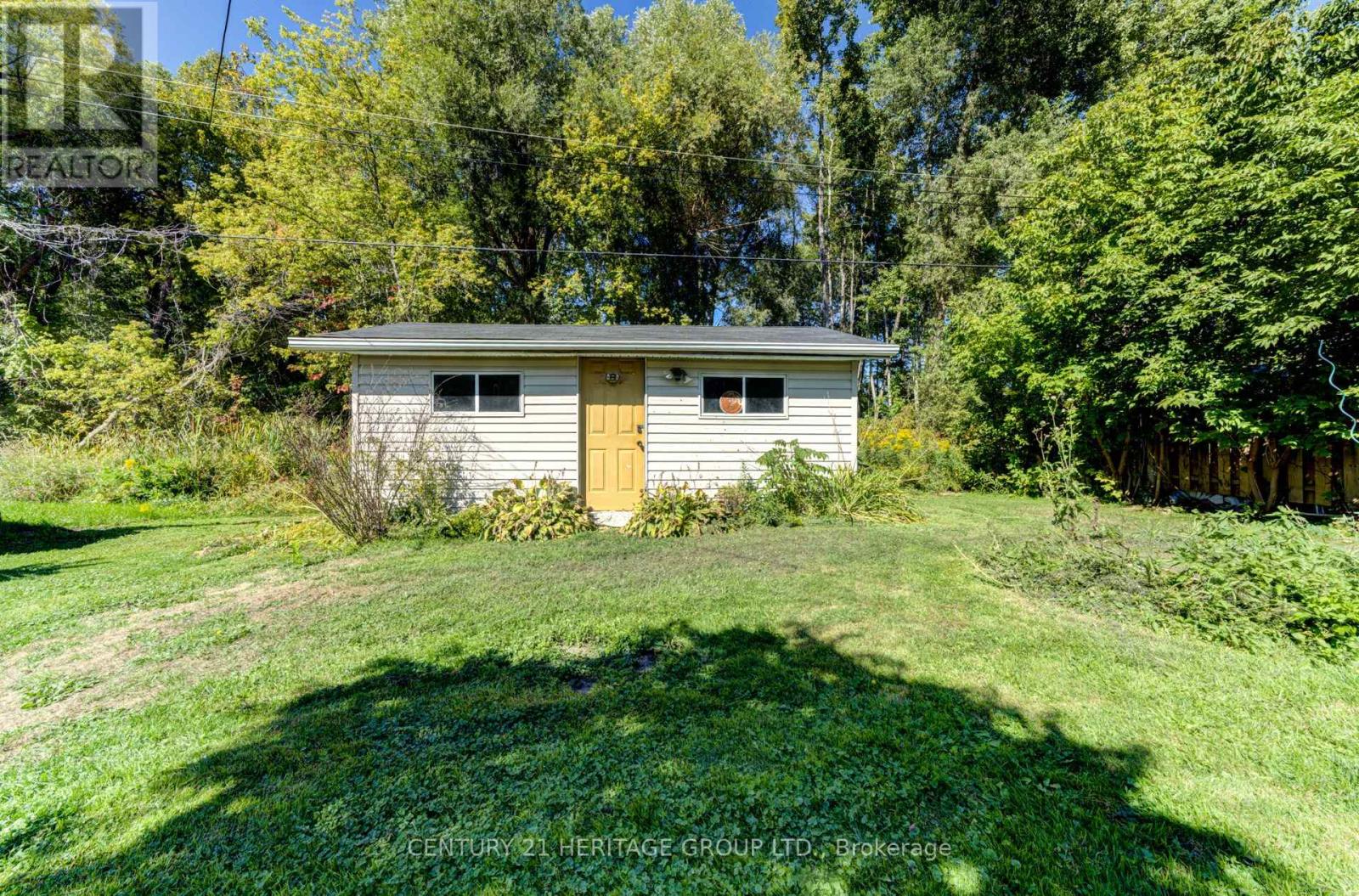 42 Shamrock Crescent, Essa, Ontario  L0M 1B1 - Photo 31 - N12411867