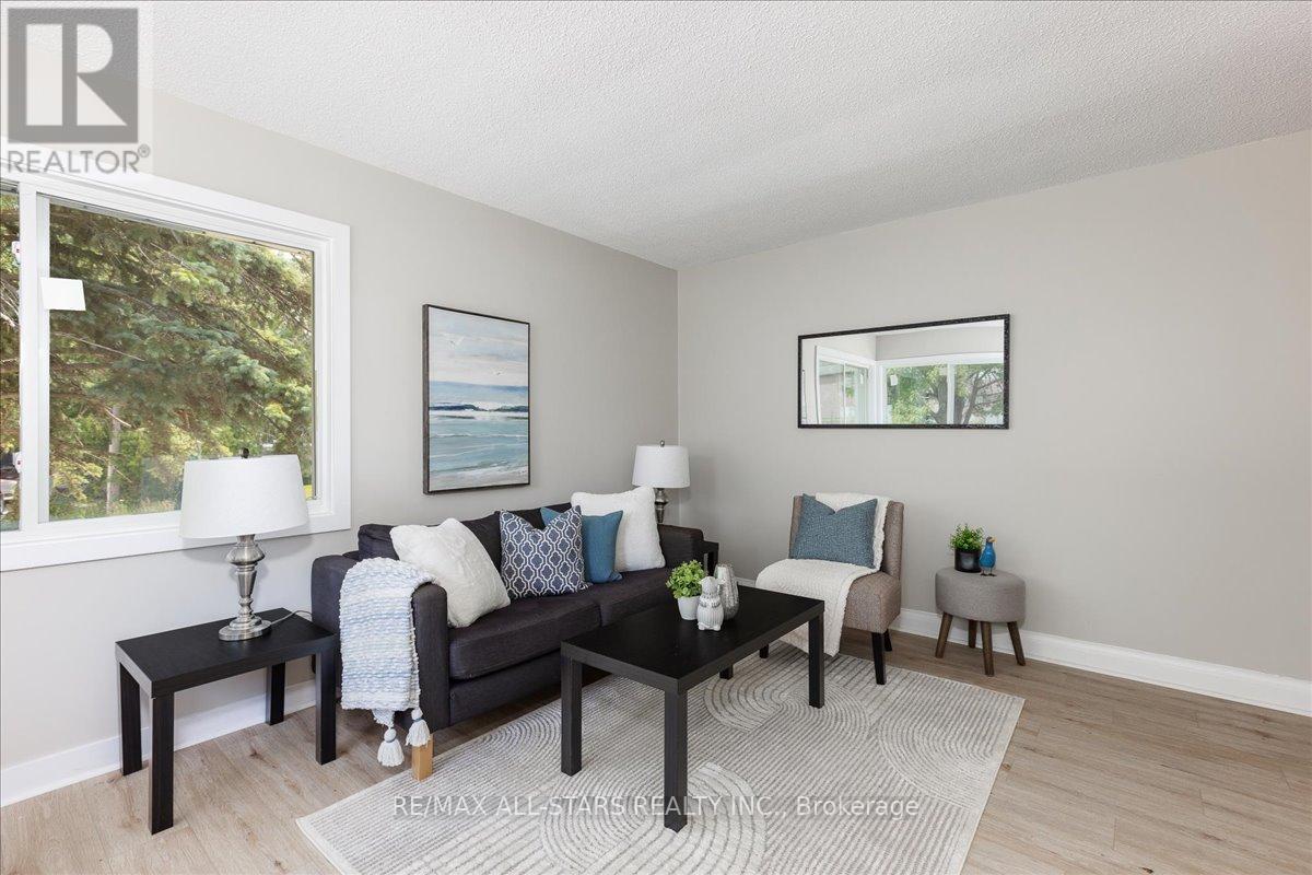 84 Metro Road N, Georgina, Ontario  L4P 1C4 - Photo 4 - N12411886