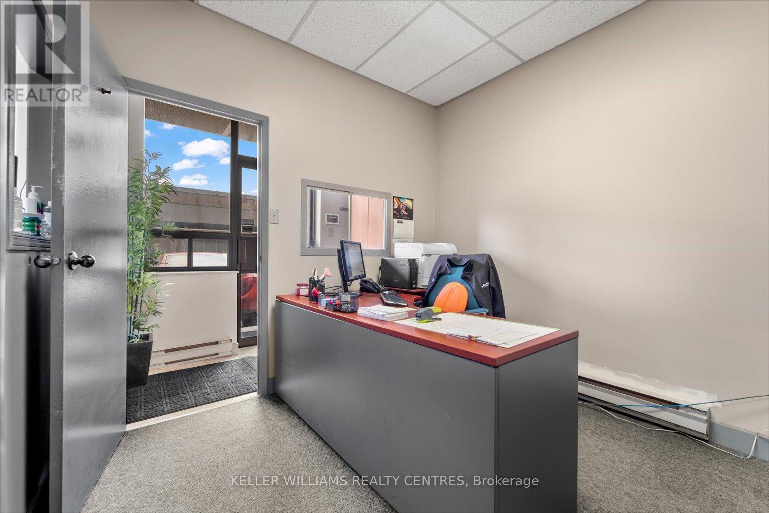 10 - 90 Esna Park Drive, Markham, Ontario  L3R 2R2 - Photo 8 - N12411928