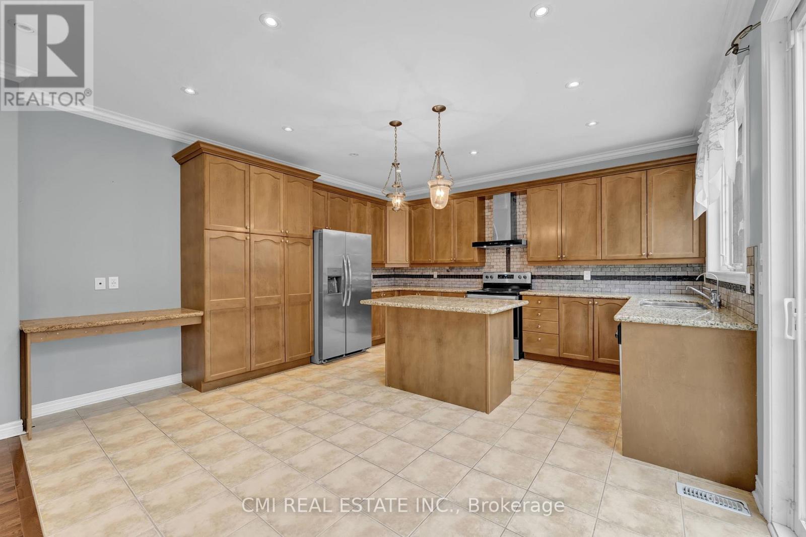 32 Hislop Drive, Markham, Ontario  L6B 0C6 - Photo 14 - N12411976