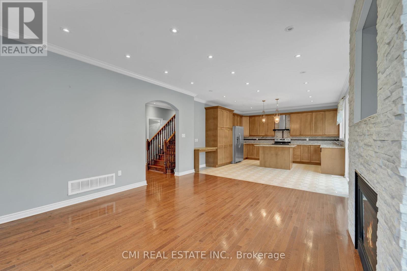 32 Hislop Drive, Markham, Ontario  L6B 0C6 - Photo 17 - N12411976