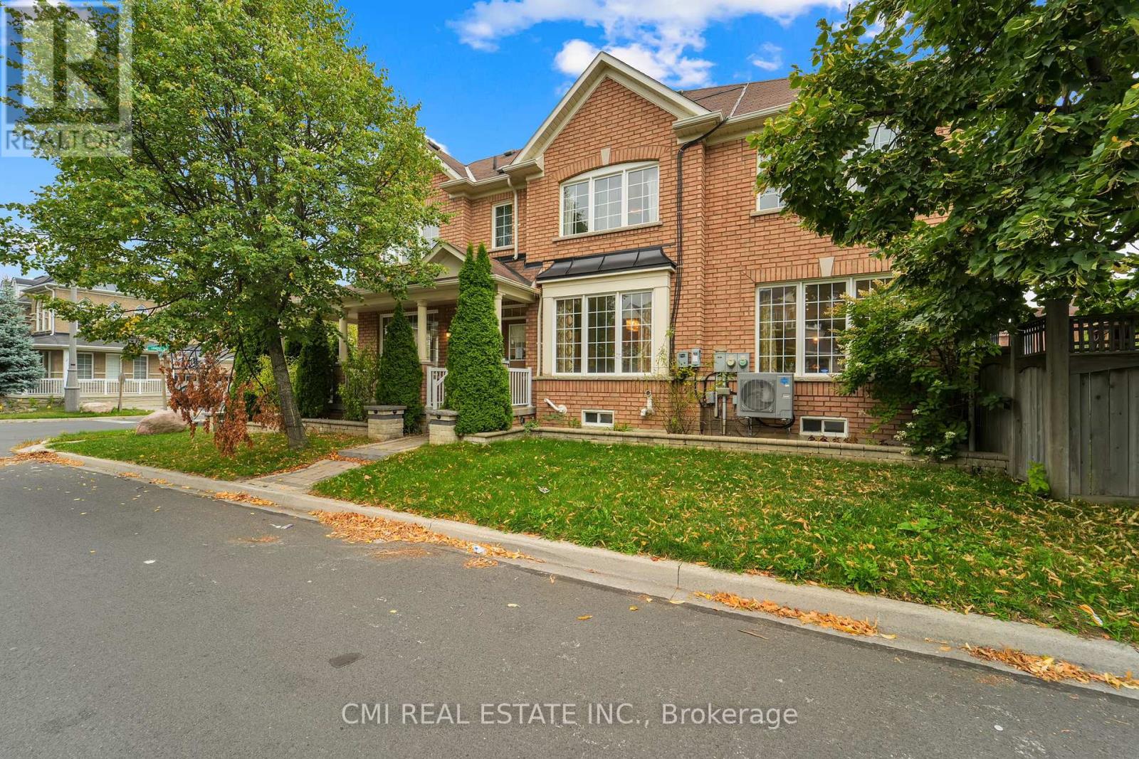 32 Hislop Drive, Markham, Ontario  L6B 0C6 - Photo 2 - N12411976