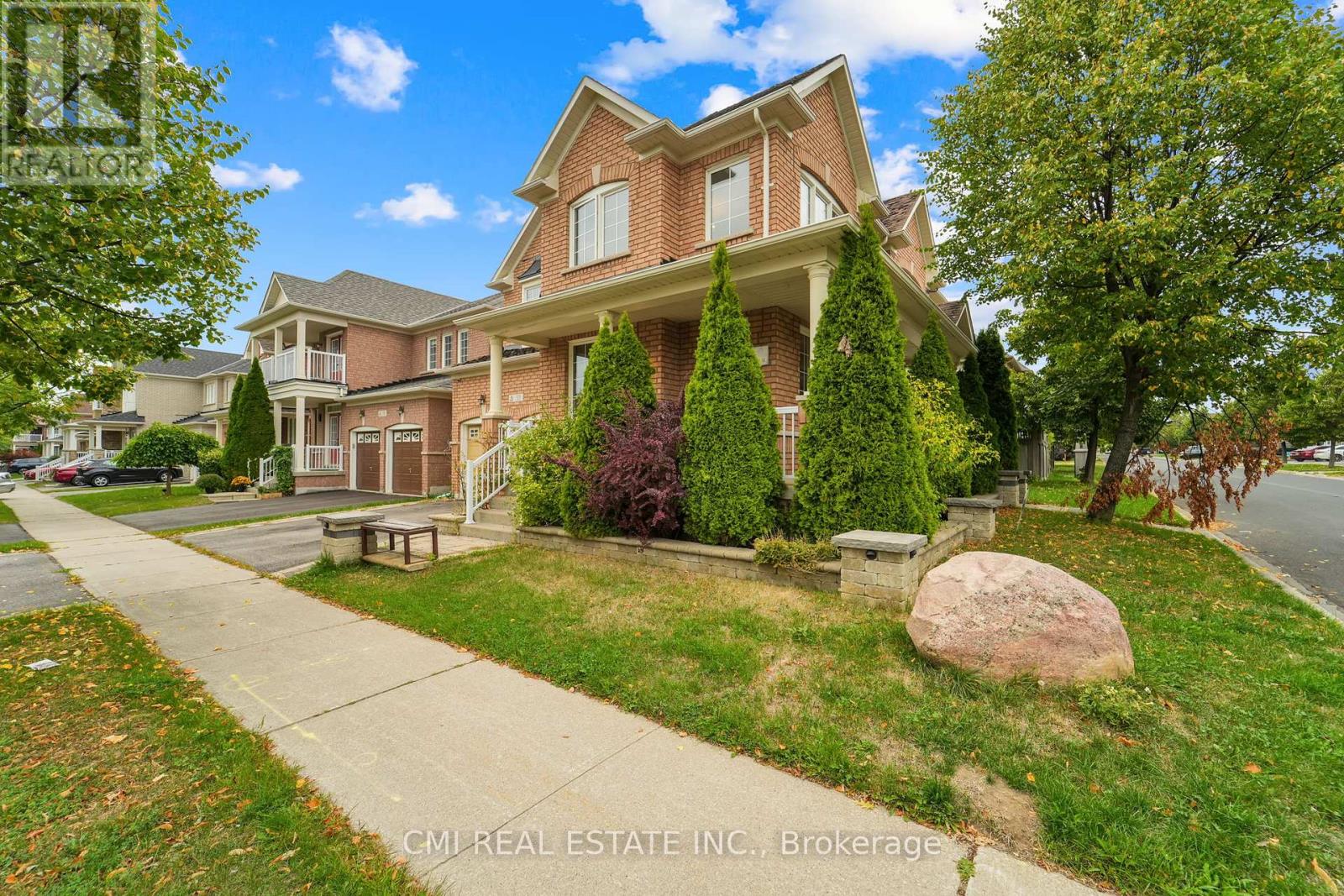 32 Hislop Drive, Markham, Ontario  L6B 0C6 - Photo 3 - N12411976