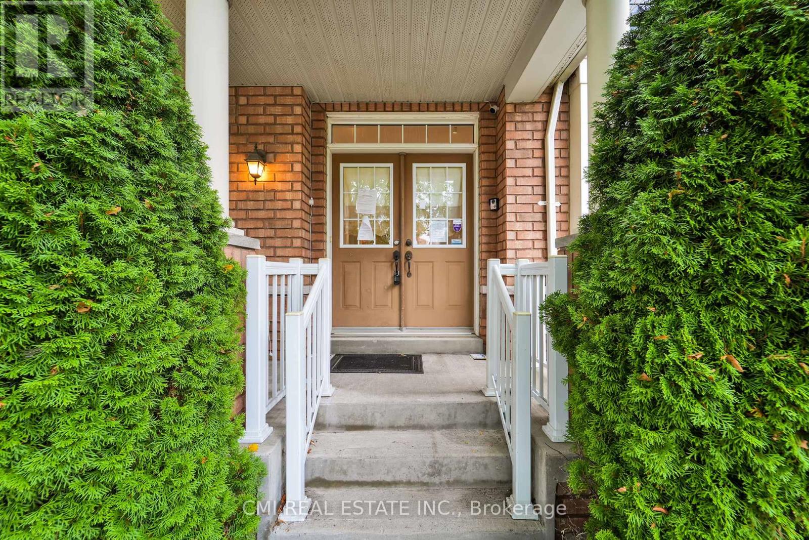 32 Hislop Drive, Markham, Ontario  L6B 0C6 - Photo 4 - N12411976
