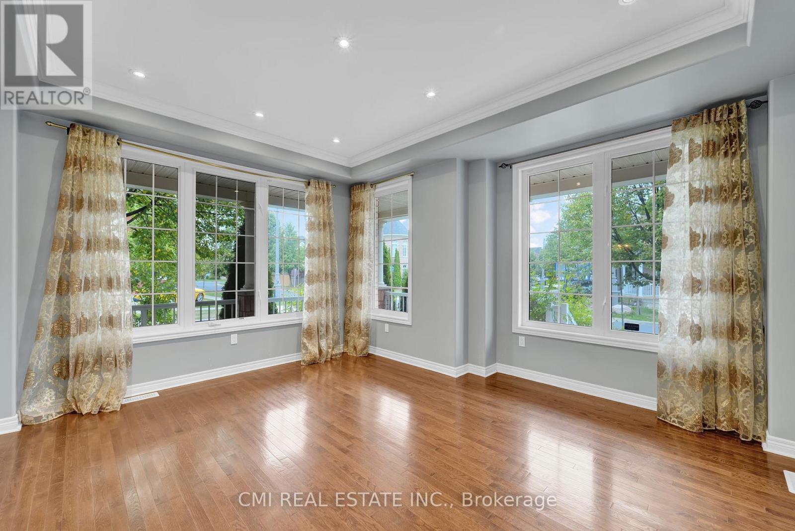 32 Hislop Drive, Markham, Ontario  L6B 0C6 - Photo 7 - N12411976