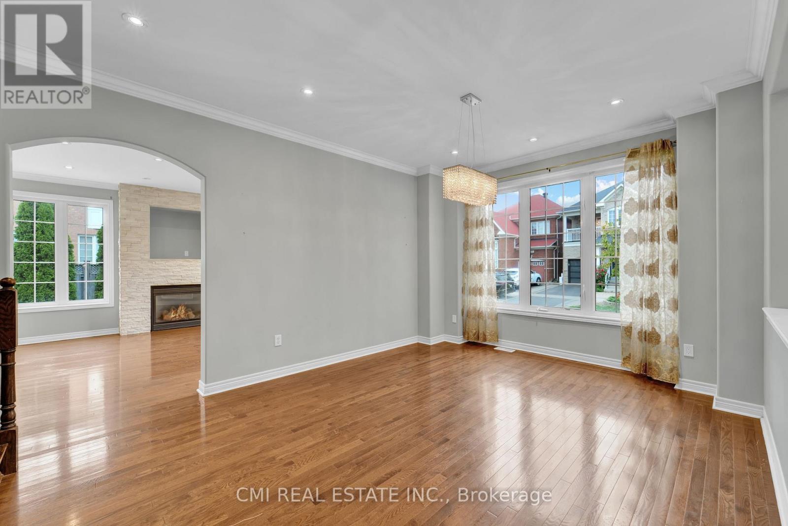 32 Hislop Drive, Markham, Ontario  L6B 0C6 - Photo 9 - N12411976