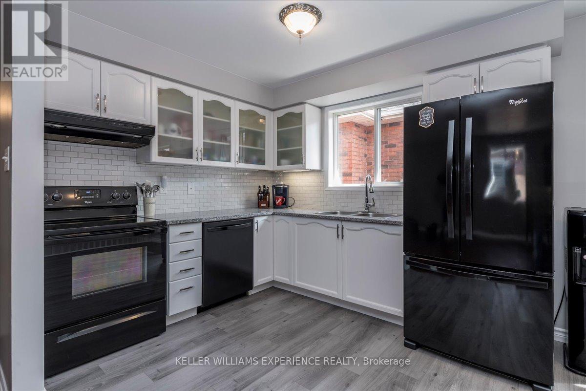 74 Sundew Drive, Barrie, Ontario  L4N 9M1 - Photo 7 - S12411914