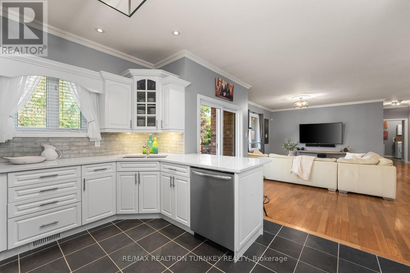 61 Broadview Street, Collingwood, Ontario  L9Y 3Z1 - Photo 15 - S12412028