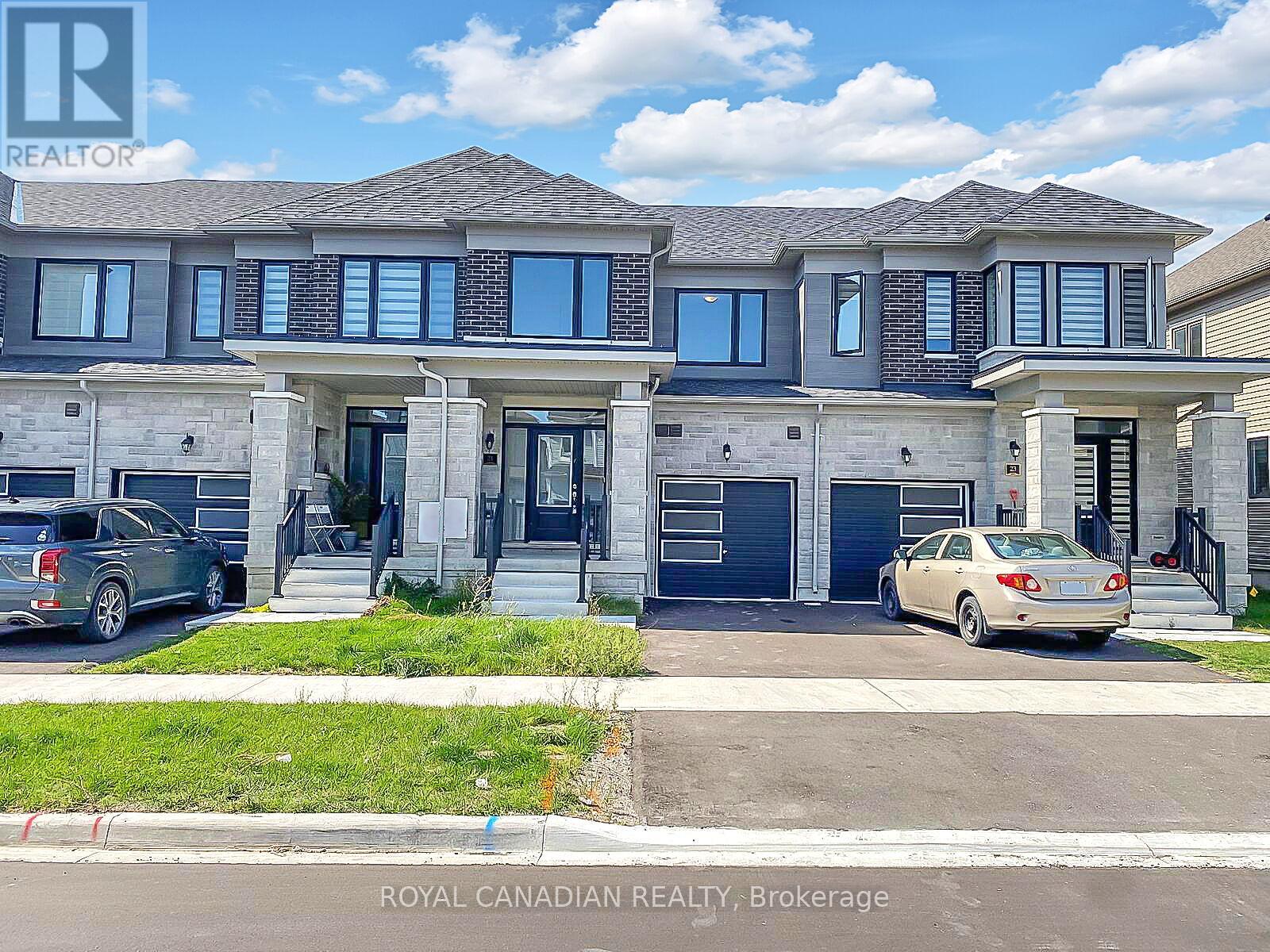 21 Tamworth Terrace, Barrie, Ontario  L9S 2Z8 - Photo 1 - S12412045