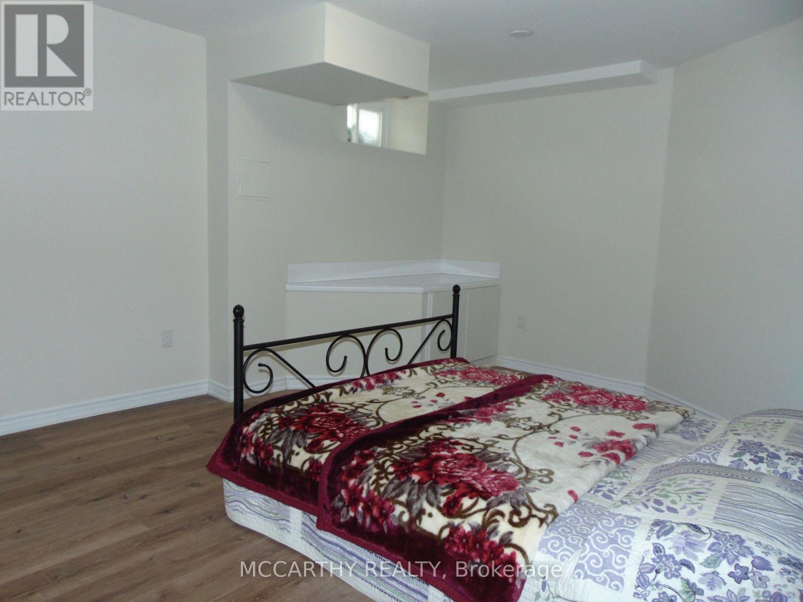 6196 County 9 Road, Clearview, Ontario  L0M 1N0 - Photo 15 - S12412046
