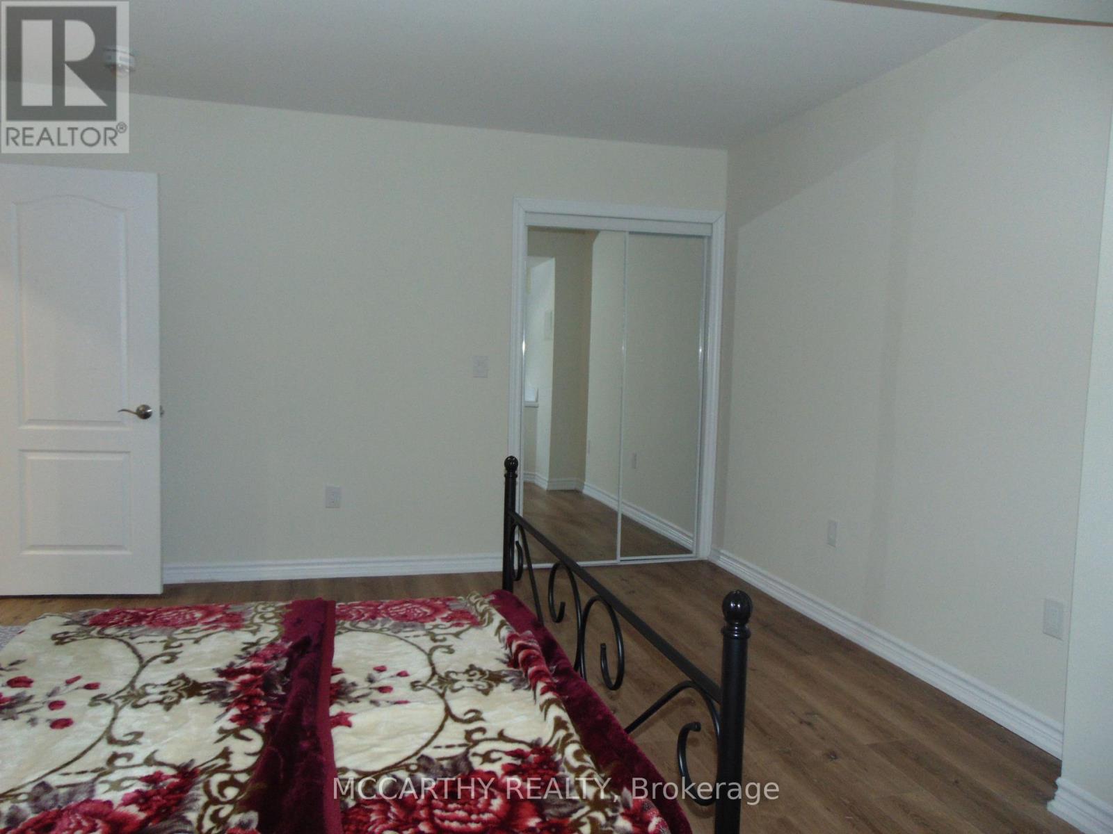 6196 County 9 Road, Clearview, Ontario  L0M 1N0 - Photo 16 - S12412046