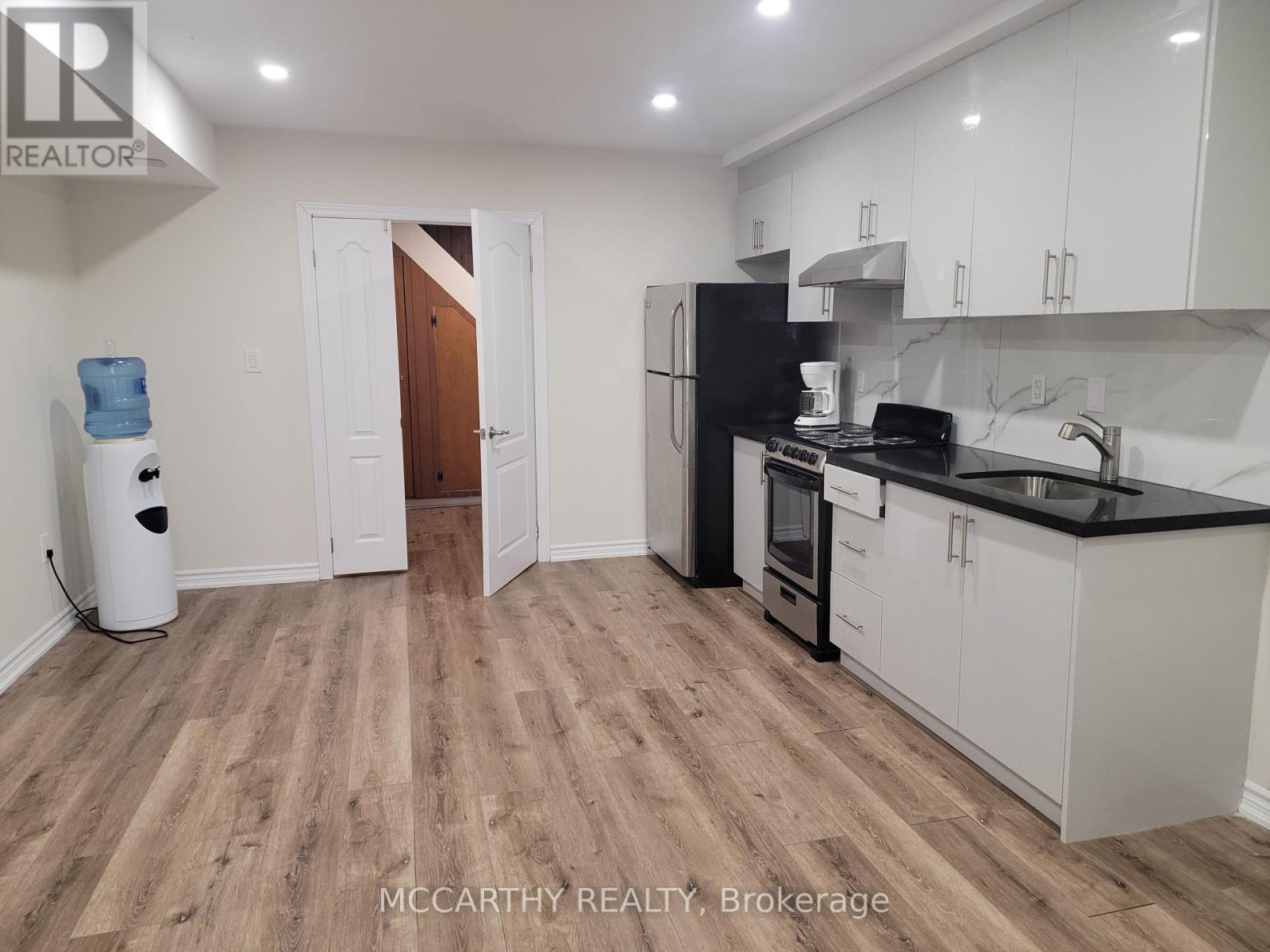 6196 County 9 Road, Clearview, Ontario  L0M 1N0 - Photo 8 - S12412046