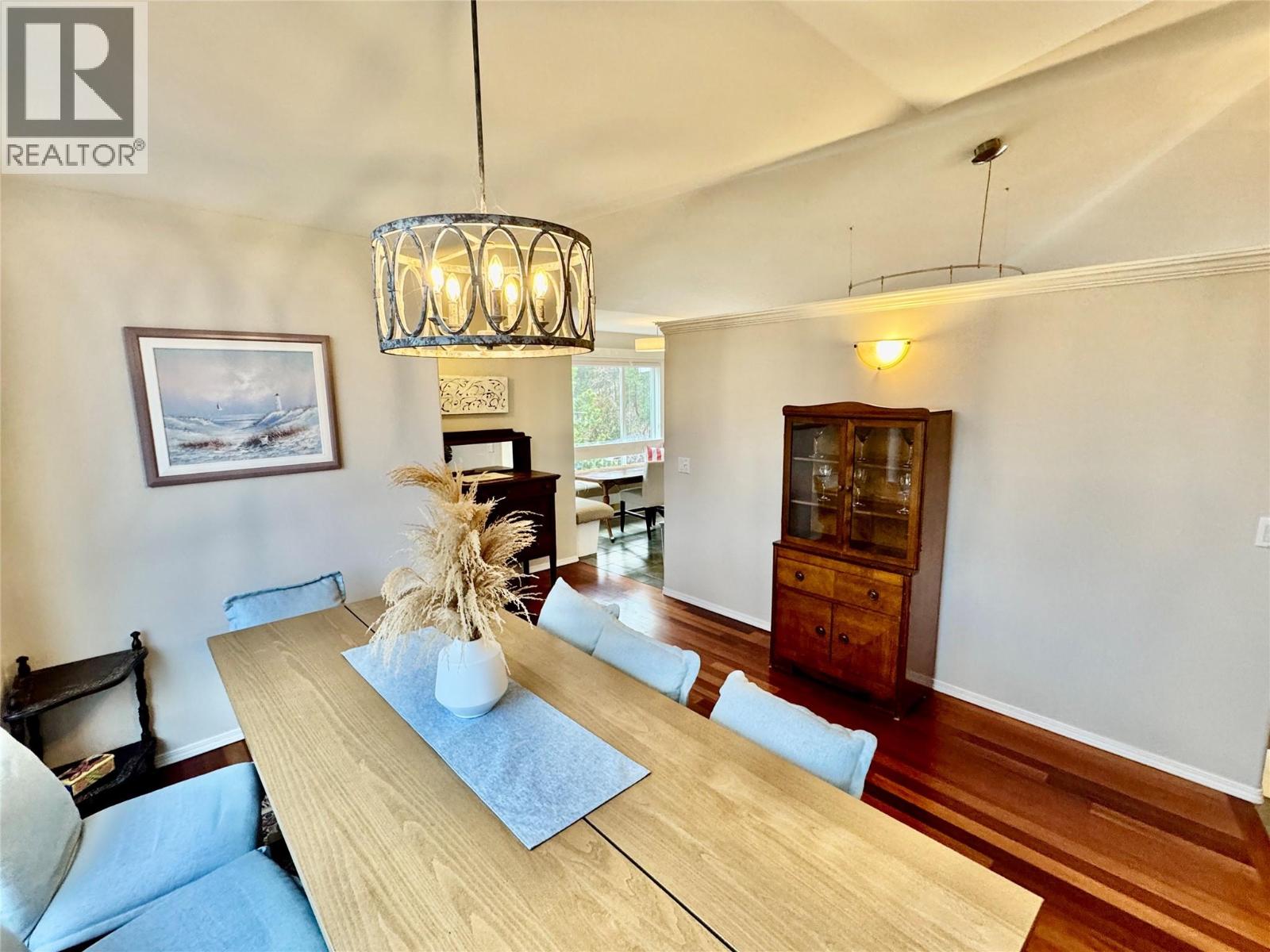 773 Siwash Court Kelowna Photo 7