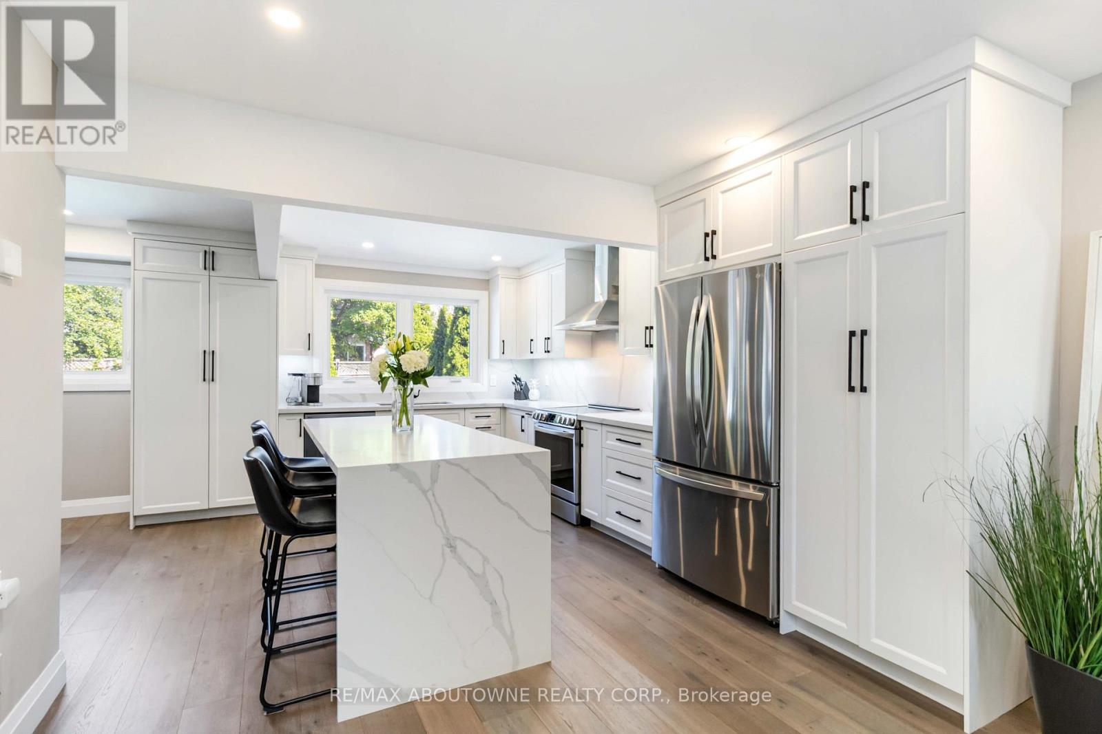 2485 Woburn Crescent, Oakville, Ontario  L6L 5E8 - Photo 13 - W12411865