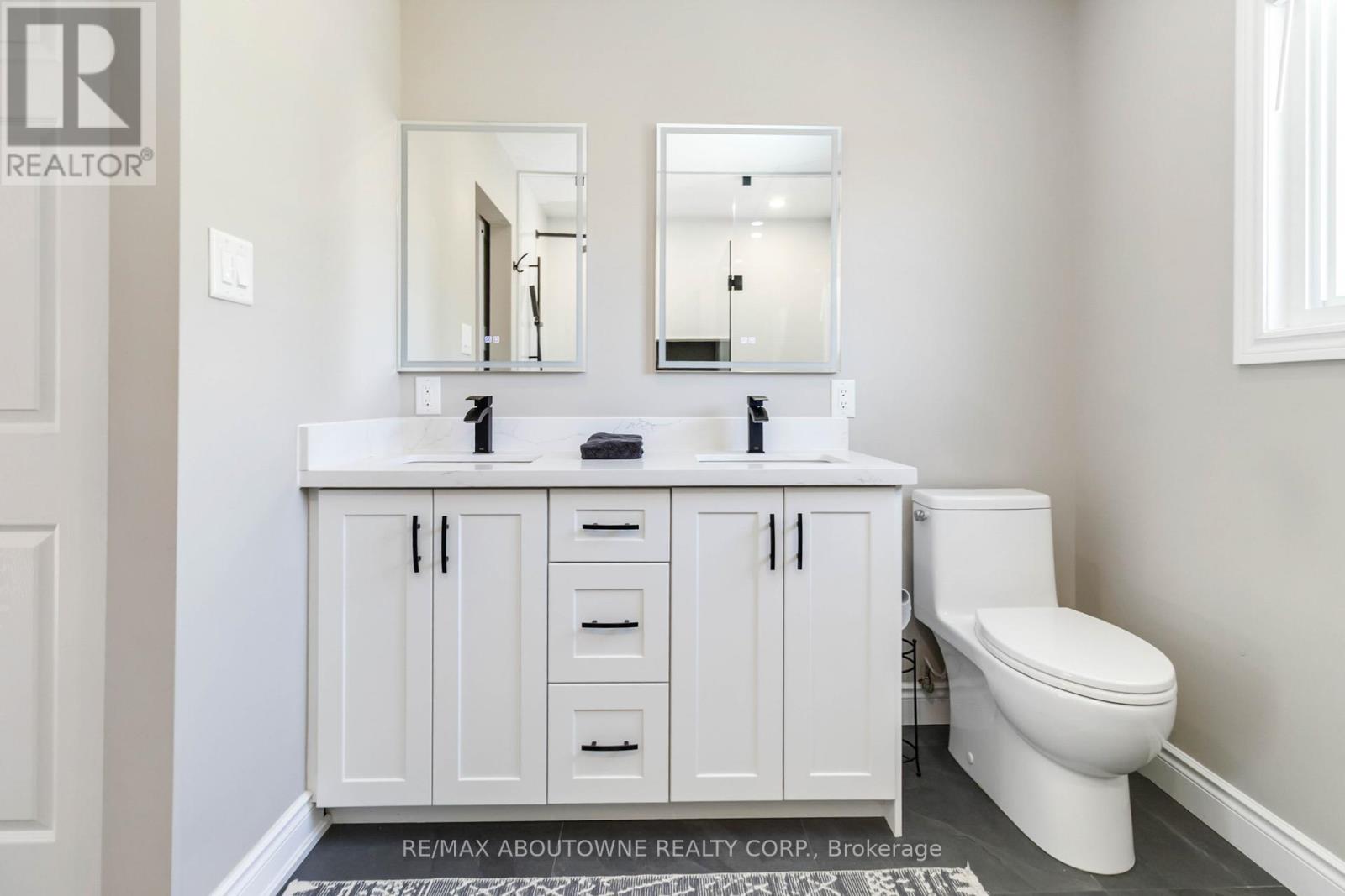 2485 Woburn Crescent, Oakville, Ontario  L6L 5E8 - Photo 22 - W12411865