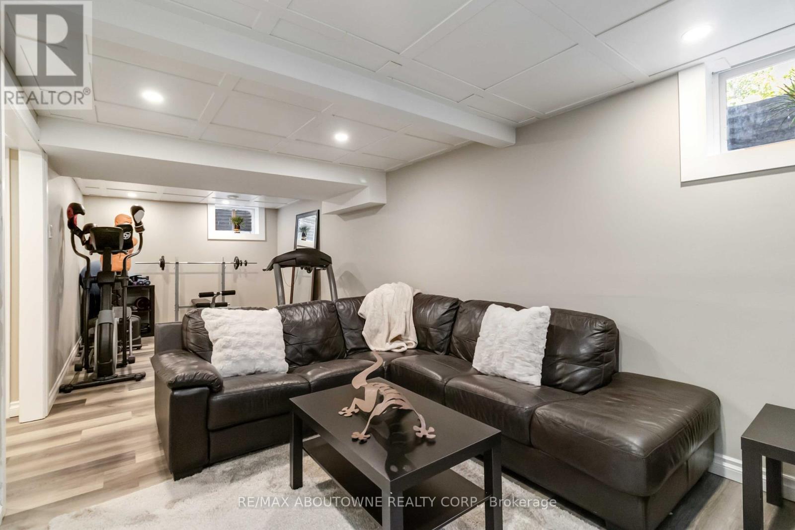 2485 Woburn Crescent, Oakville, Ontario  L6L 5E8 - Photo 27 - W12411865